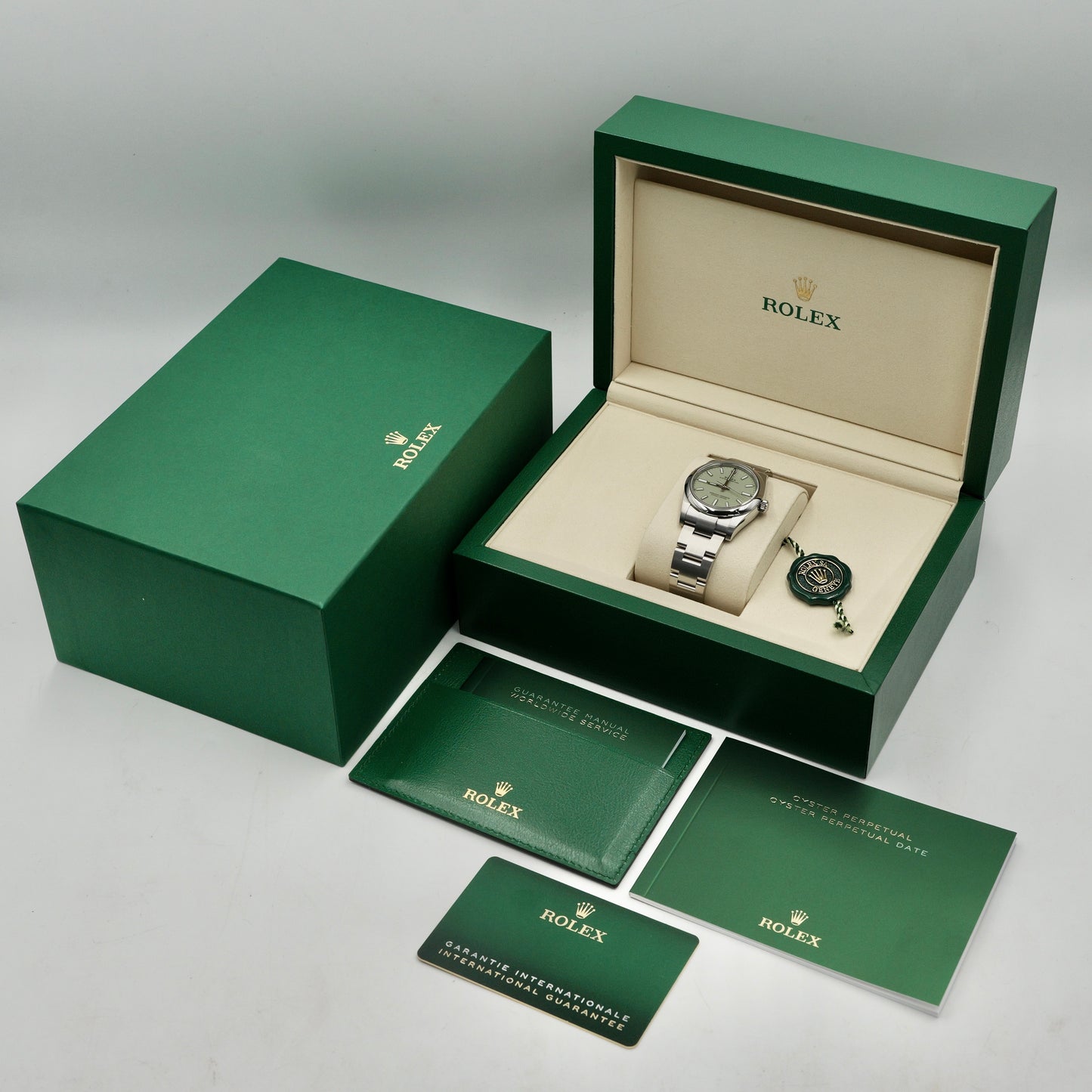 Rolex Oyster Perpetual 34 Pistachio 1124200 - Full Set (2025)