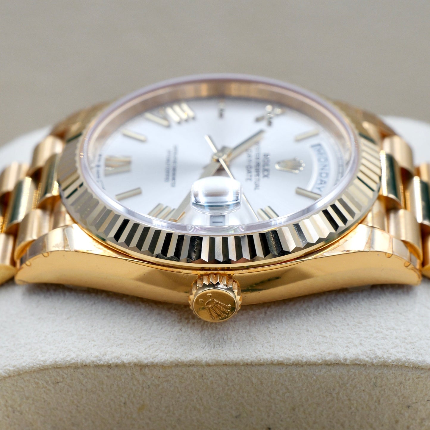 Rolex Day-Date 40 Silver Dial Yellow Gold 228238 - Full Set (2021) -