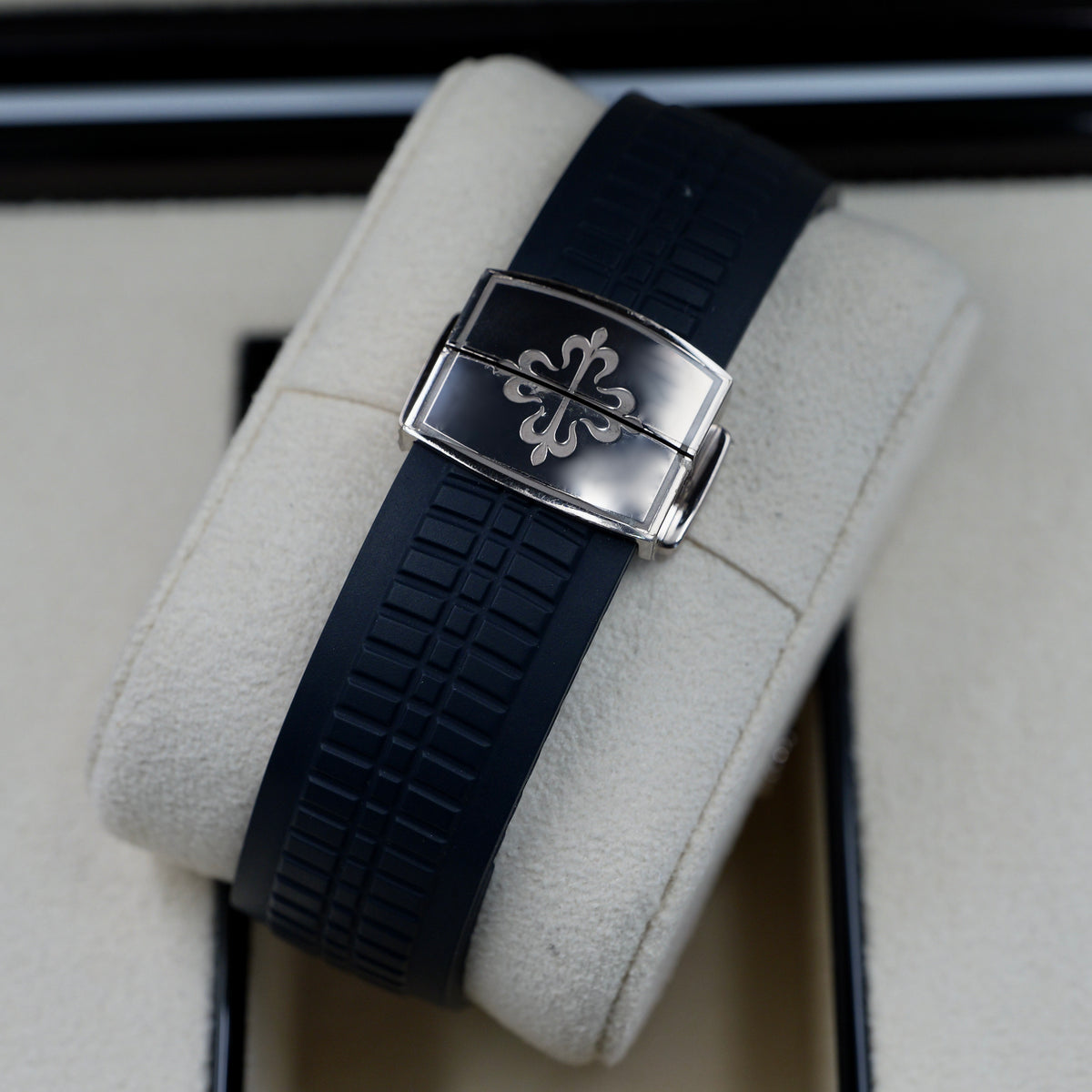 Patek Philippe Aquanaut Blue Dial and Strap 5168G-001 - Full Set (2023)