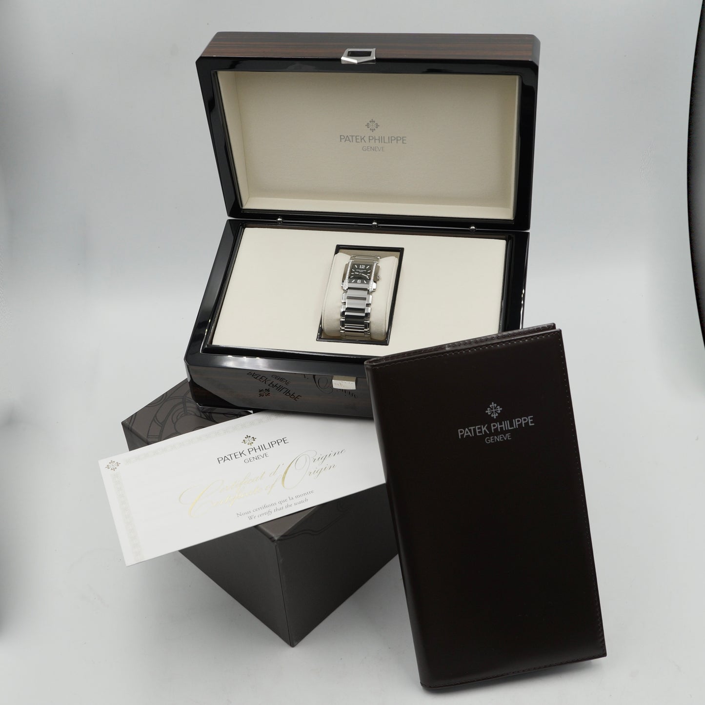 Patek Philippe Twenty~4 Sunburst Green 4910/1200A Full Set (2025)