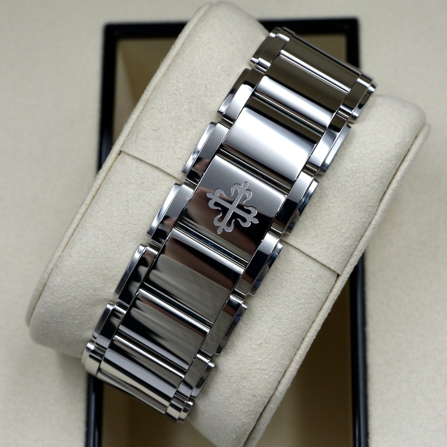 Patek Philippe Twenty~4 Sunburst Green 4910/1200A Full Set (2025)