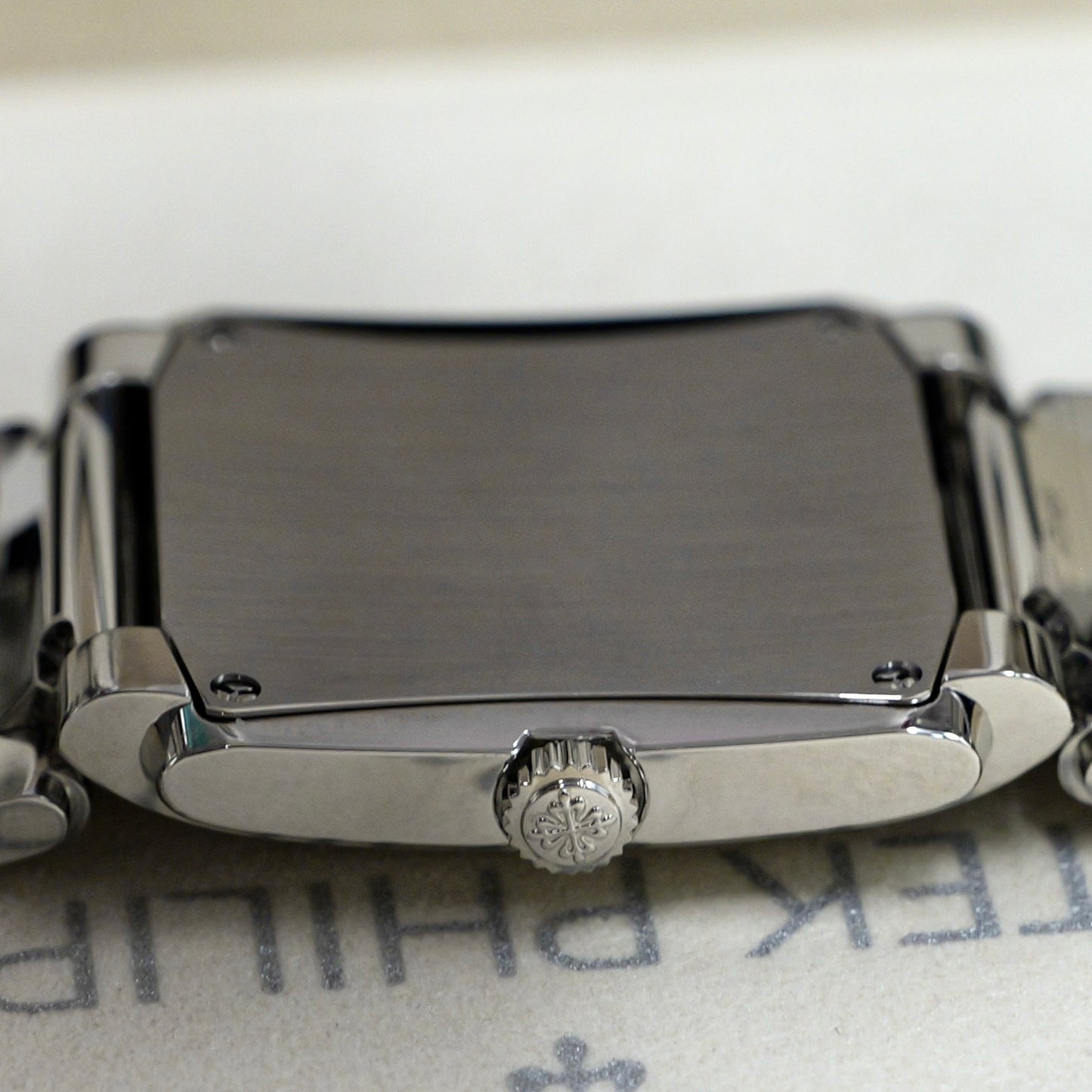 Patek Philippe Twenty~4 Sunburst Green 4910/1200A Full Set (2025)