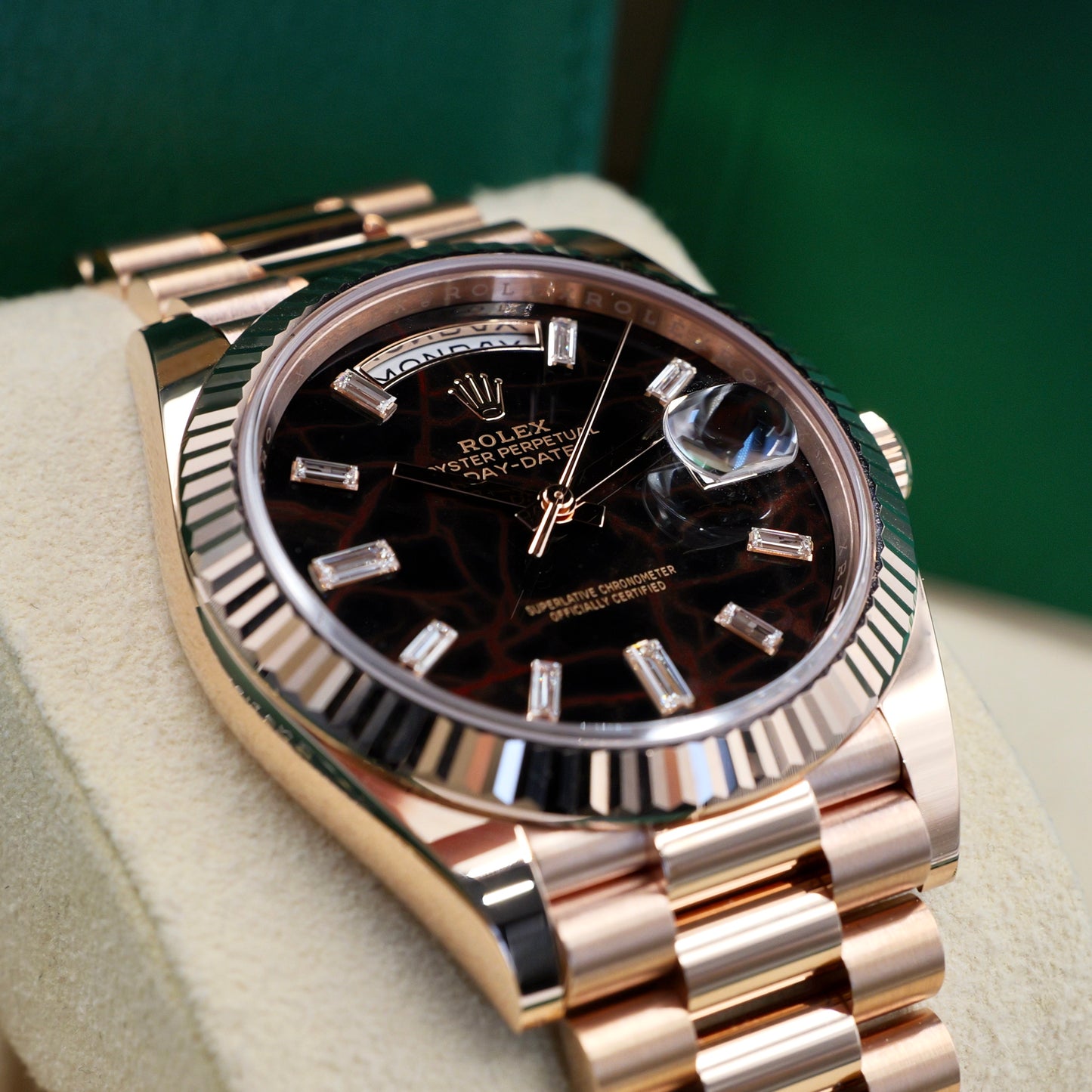 Rolex Day-Date 40 Eisenkiesel 228235 - Full Set (2023)