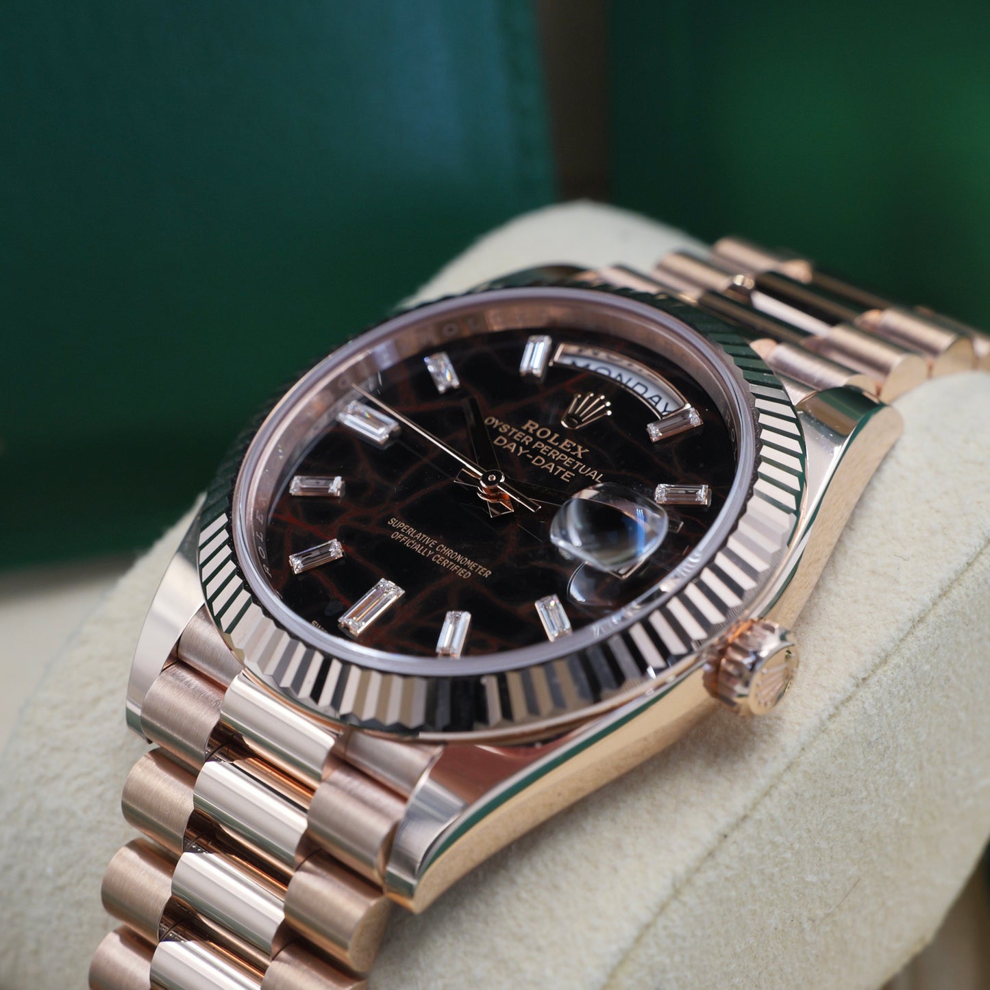 Rolex Day-Date 40 Eisenkiesel 228235 - Full Set (2023)