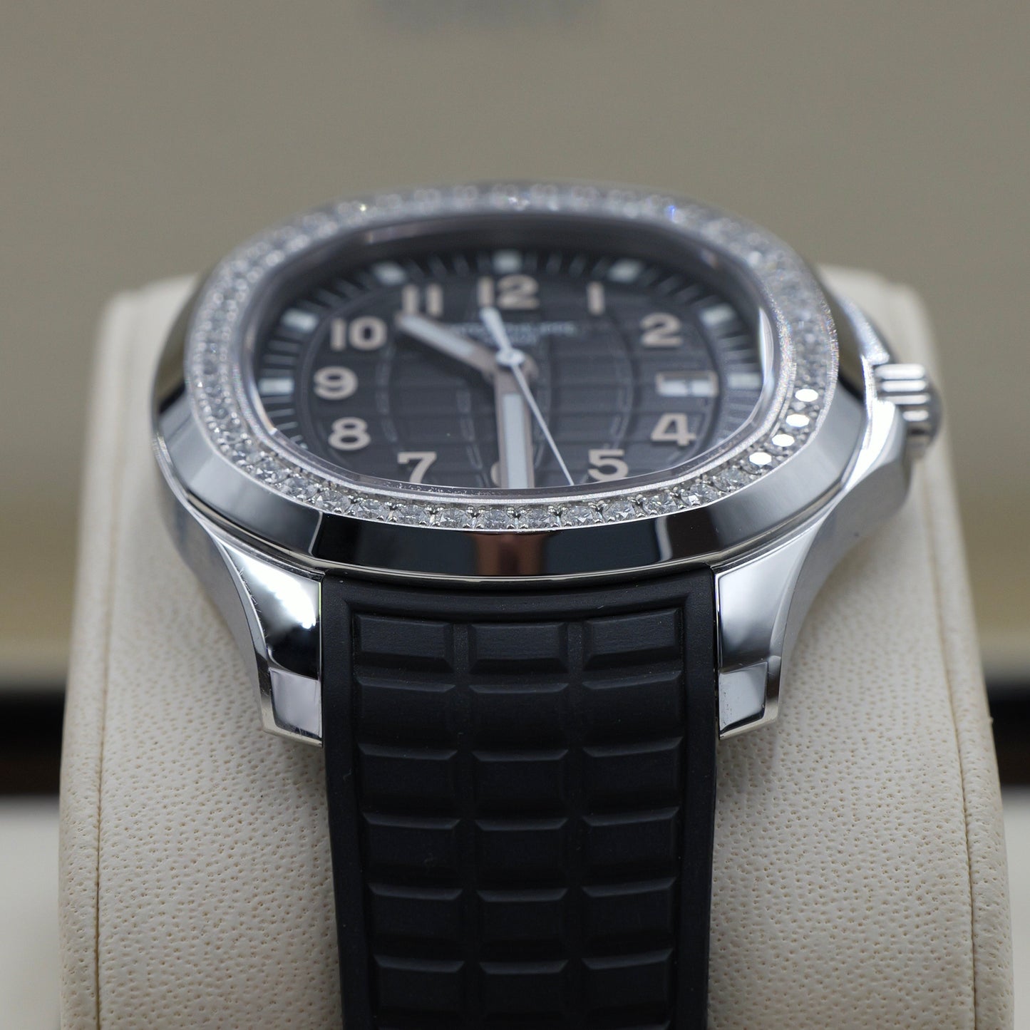 Patek Philippe Aquanaut Diamond Bezel 5267 Full Set (2025)