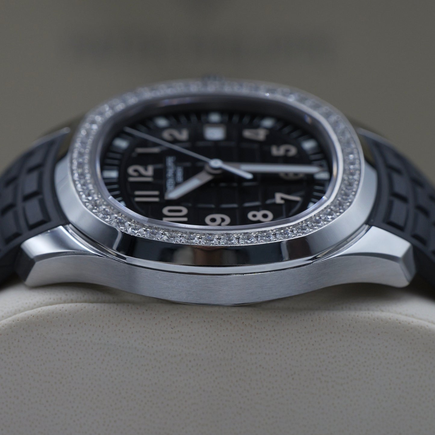 Patek Philippe Aquanaut Diamond Bezel 5267 Full Set (2025)