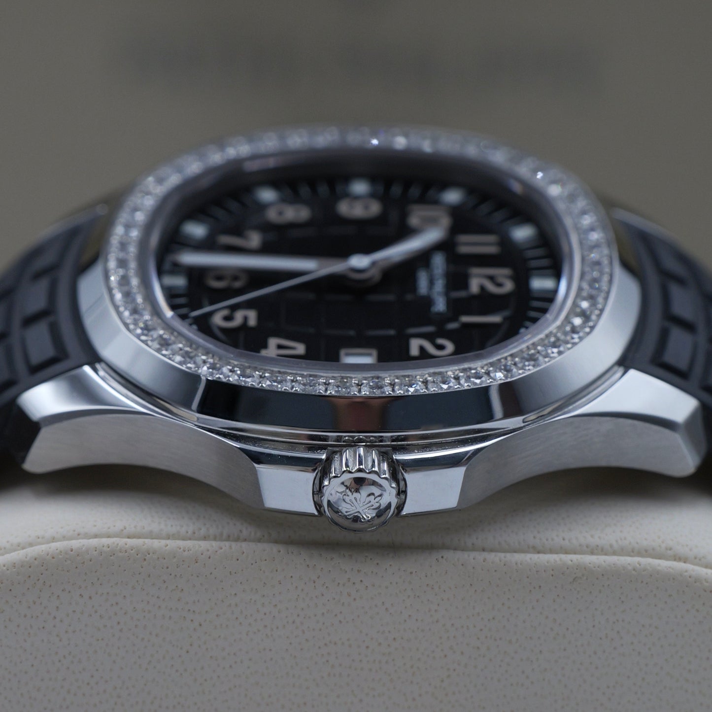 Patek Philippe Aquanaut Diamond Bezel 5267 Full Set (2025)