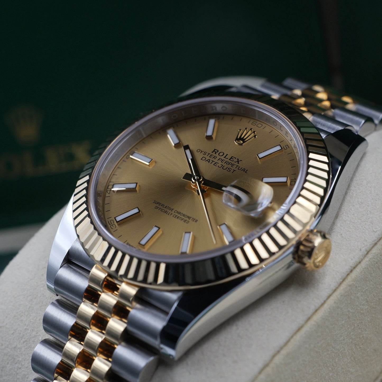 Rolex Datejust 41 Champagne Dial Fluted Jubilee 126333 - Full Set (2025)
