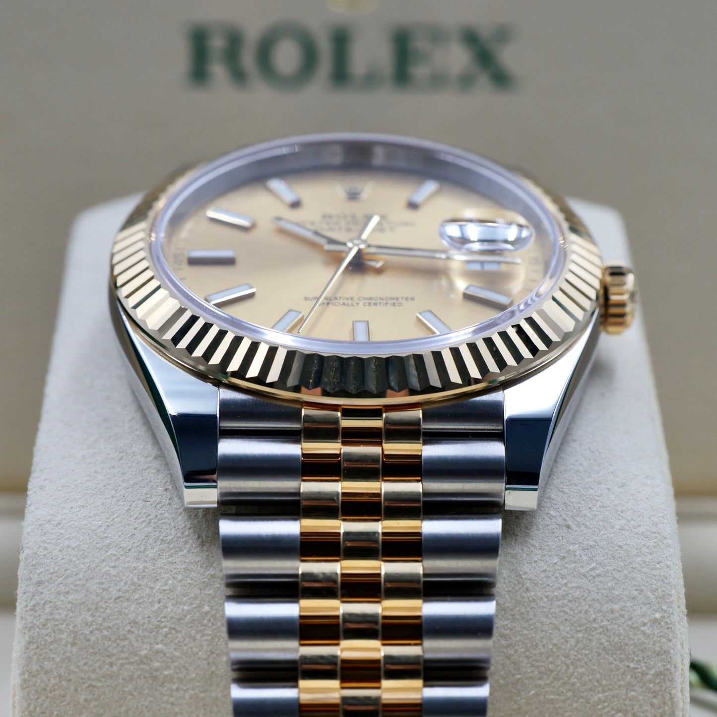 Rolex Datejust 41 Champagne Dial Fluted Jubilee 126333 - Full Set (2025)