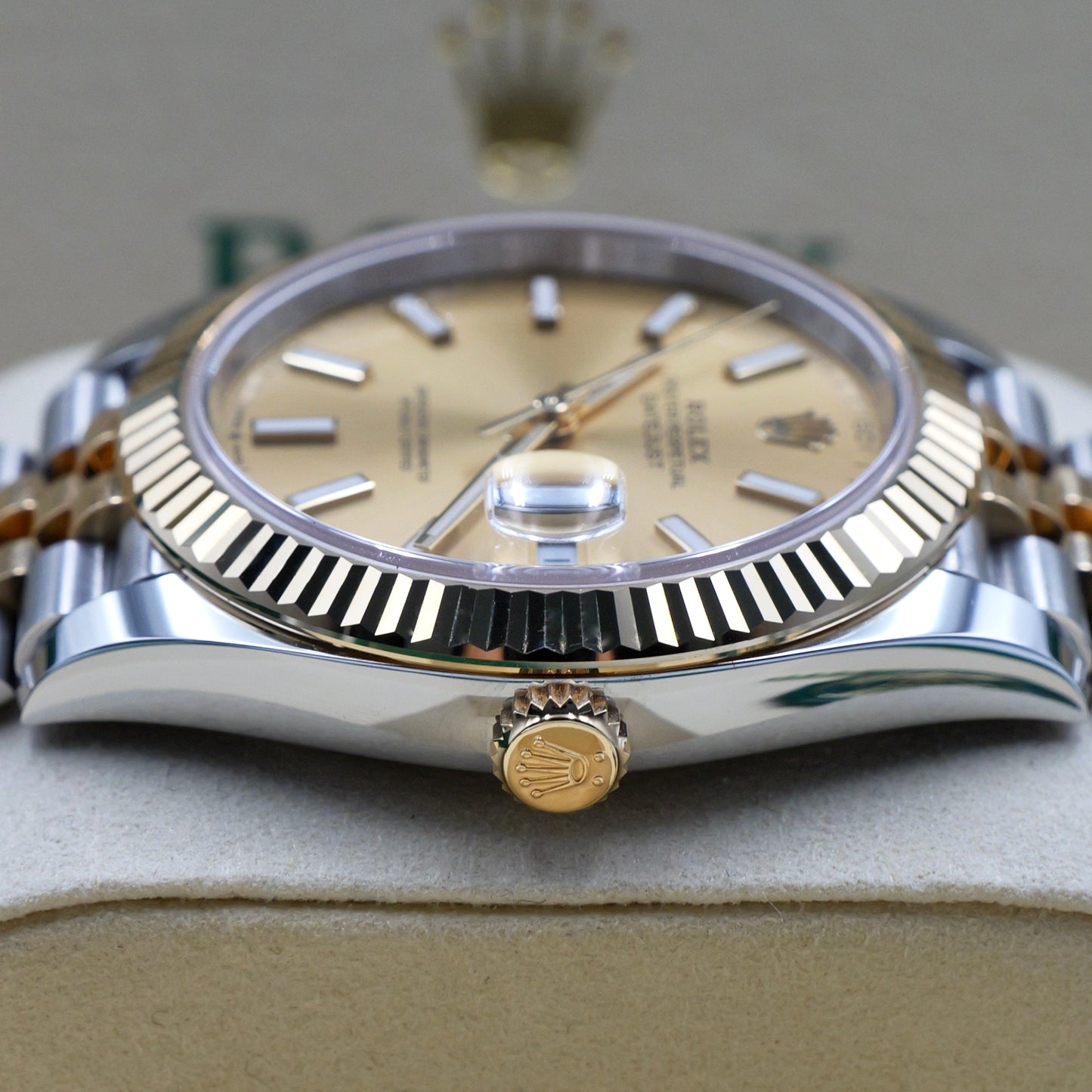 Rolex Datejust 41 Champagne Dial Fluted Jubilee 126333 - Full Set (2025)