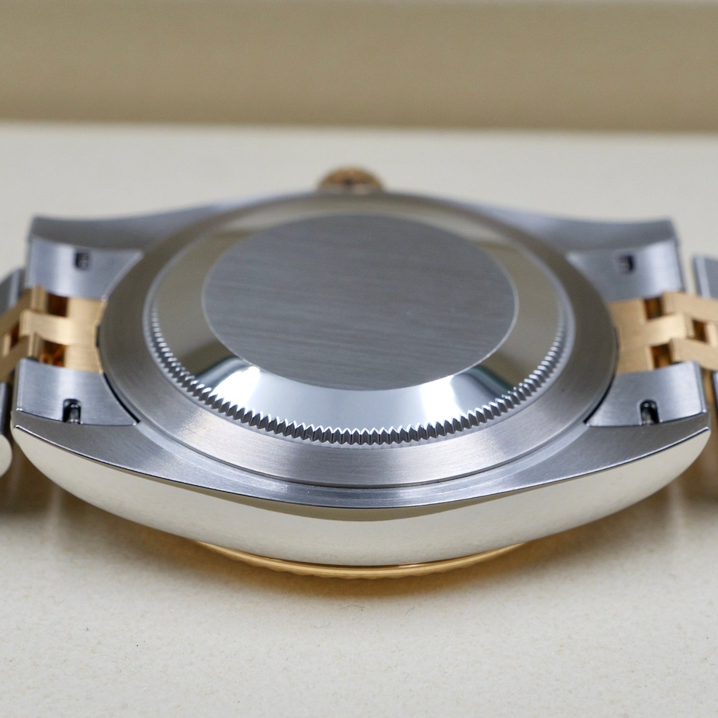 Rolex Datejust 41 Champagne Dial Fluted Jubilee 126333 - Full Set (2025)