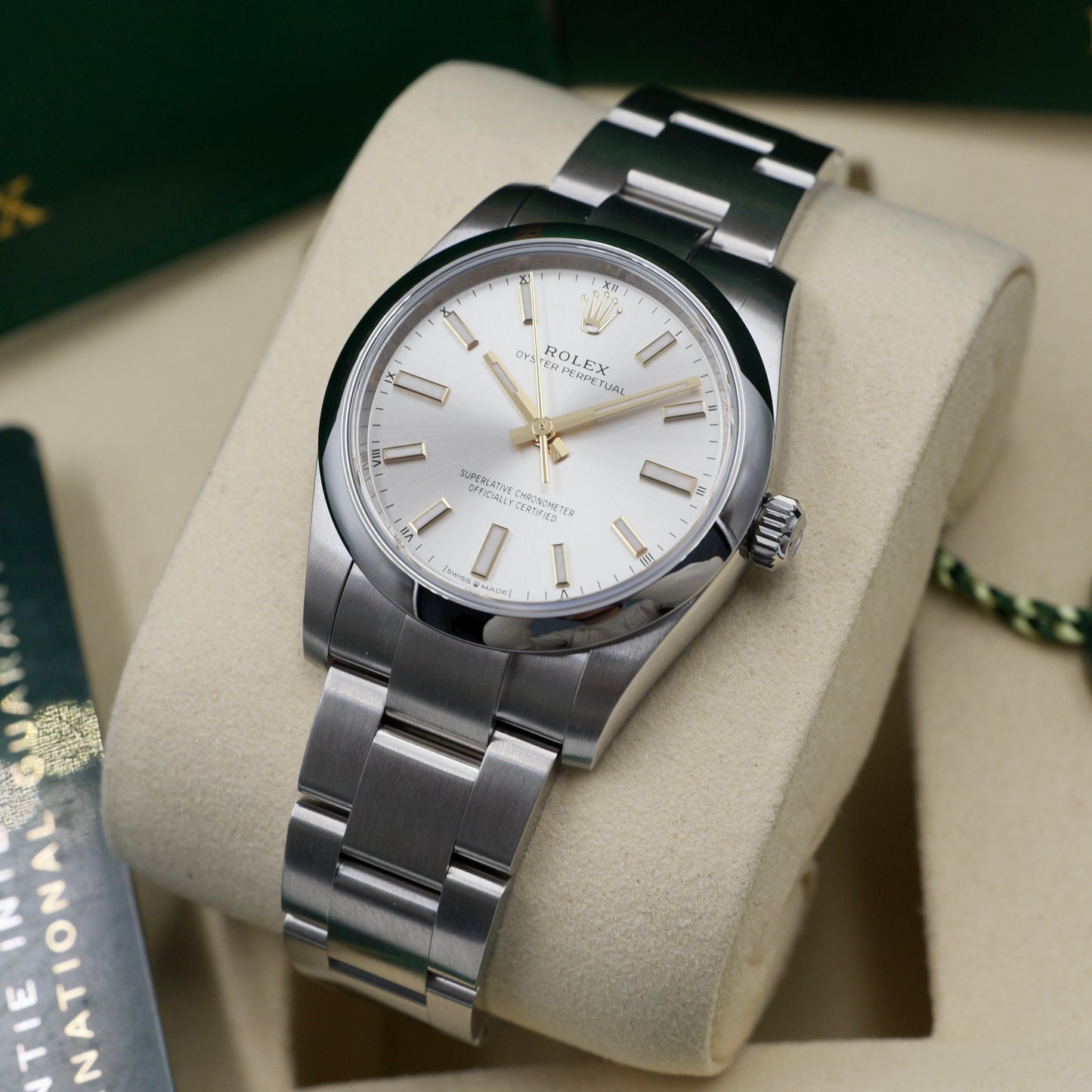 Rolex Oyster Perpetual 34 Silver Dial 124200 - Full Set (2026)