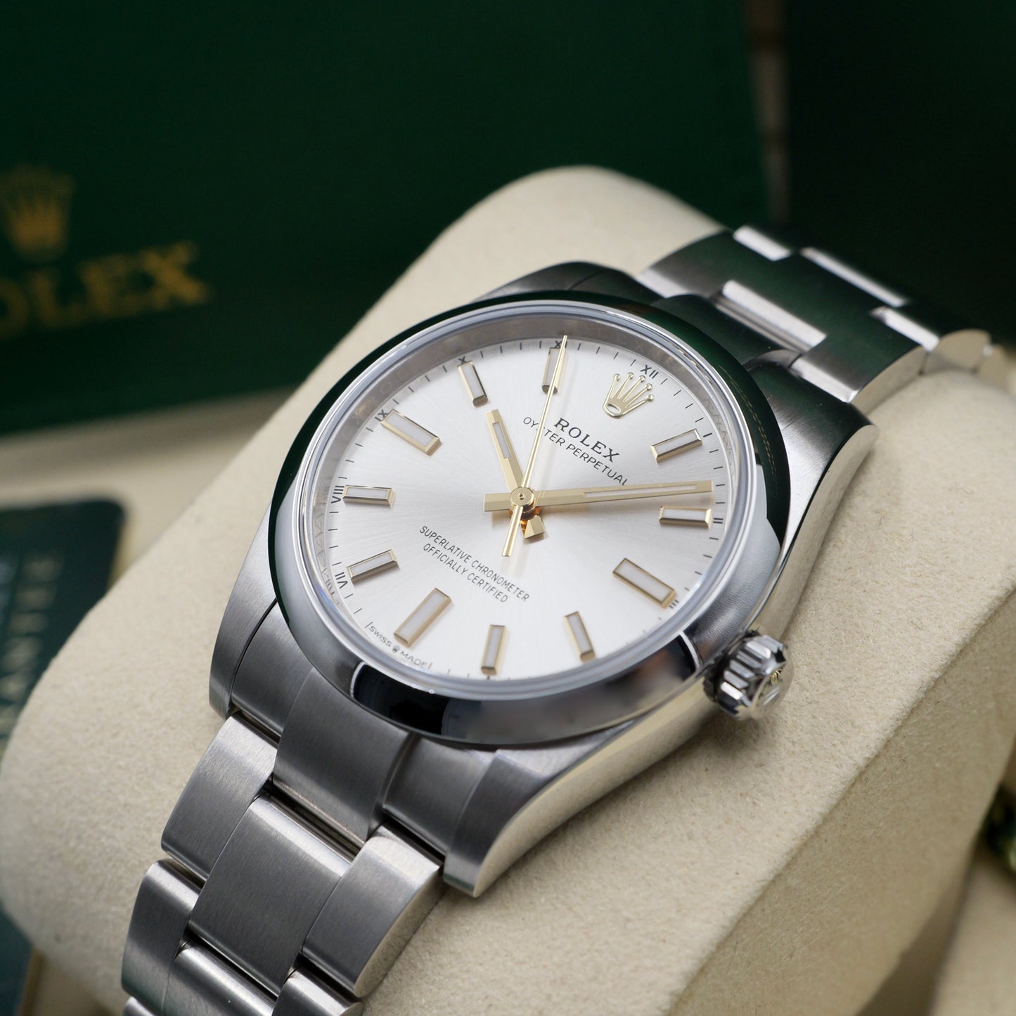 Rolex Oyster Perpetual 34 Silver Dial 124200 - Full Set (2026)