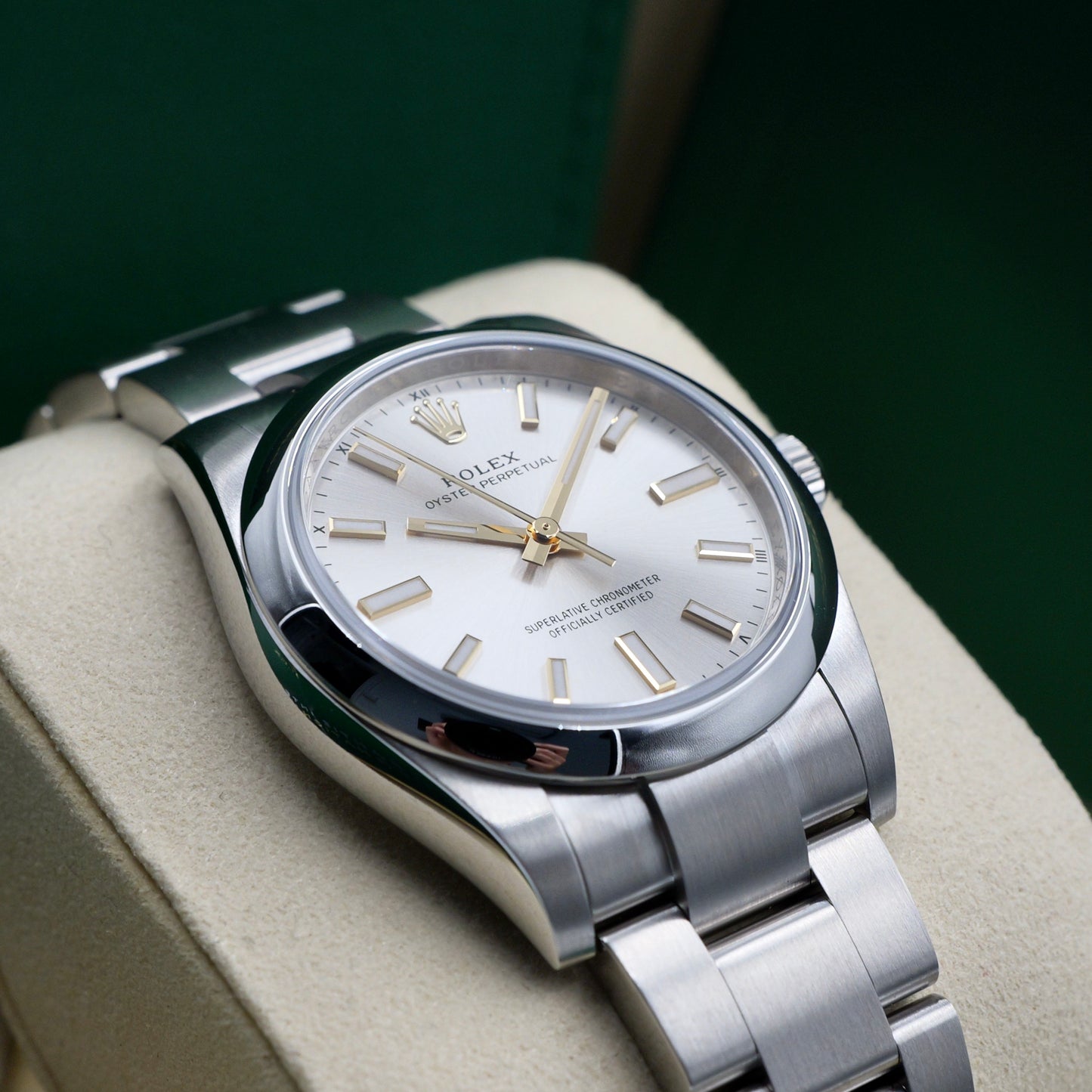 Rolex Oyster Perpetual 34 Silver Dial 124200 - Full Set (2026)