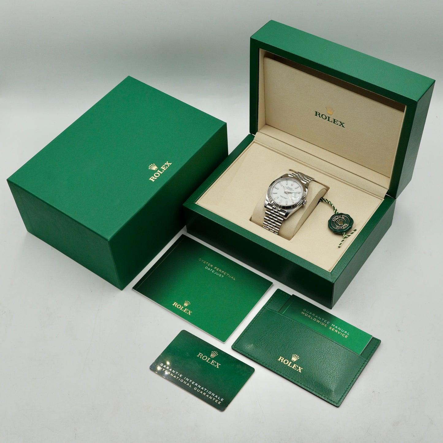 Rolex Datejust 41 White Baton Dial Fluted Jubilee 126334 - Full Set (2025)