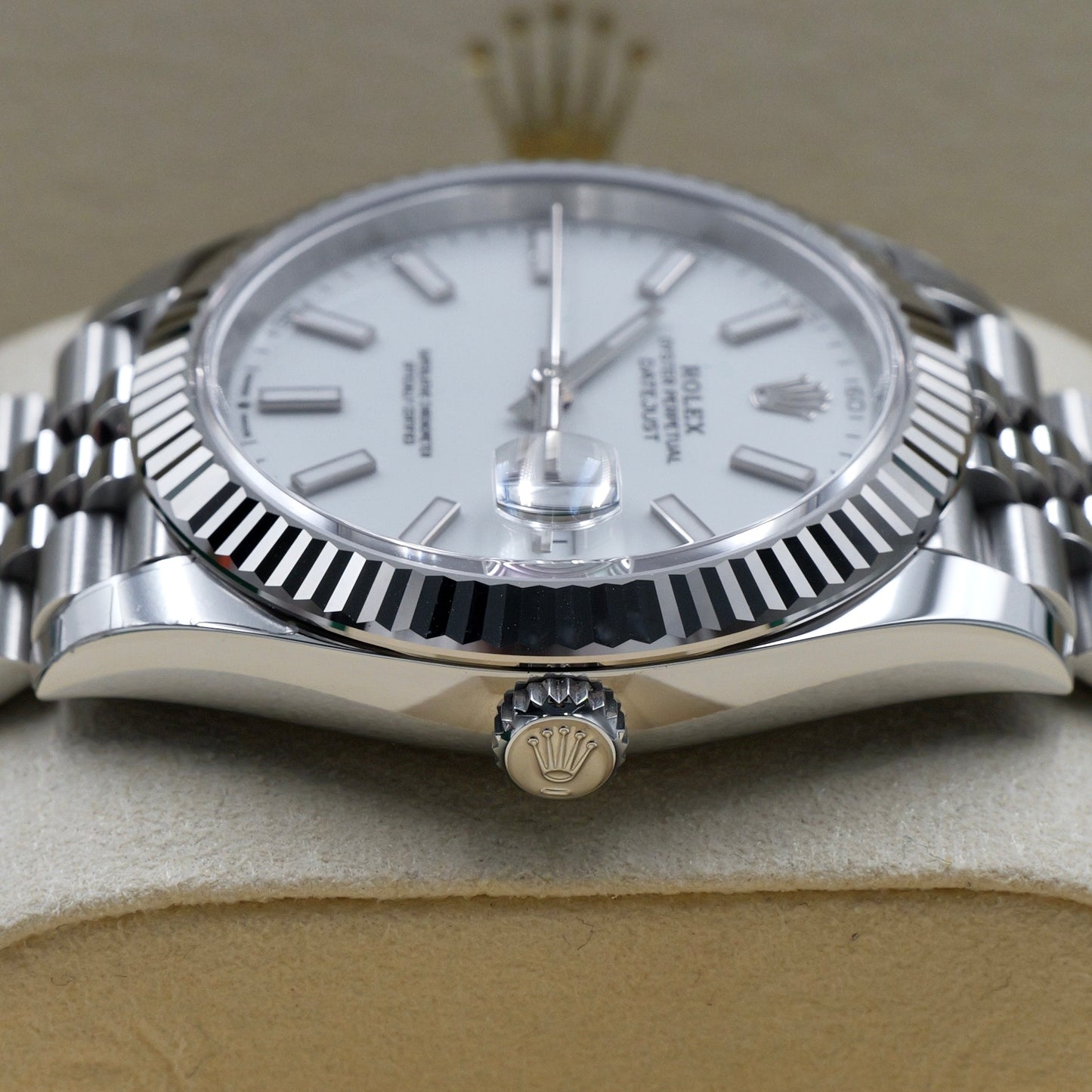 Rolex Datejust 41 White Baton Dial Fluted Jubilee 126334 - Full Set (2025)