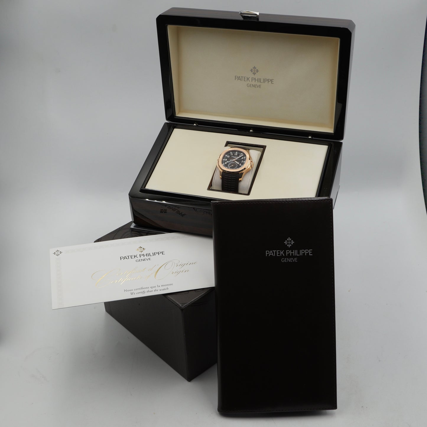 Patek Philippe Aquanaut Travel Time Rose Gold 5164R - Full Set (2022)