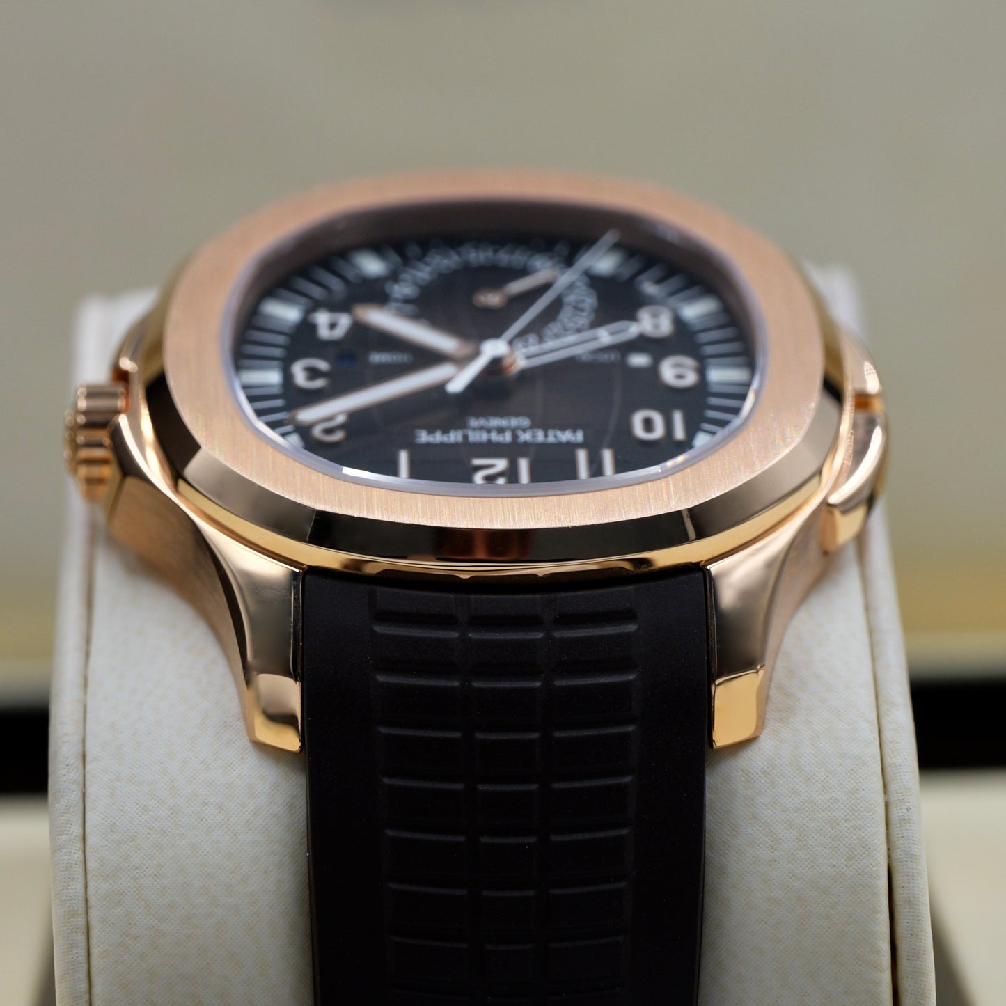 Patek Philippe Aquanaut Travel Time Rose Gold 5164R - Full Set (2022)