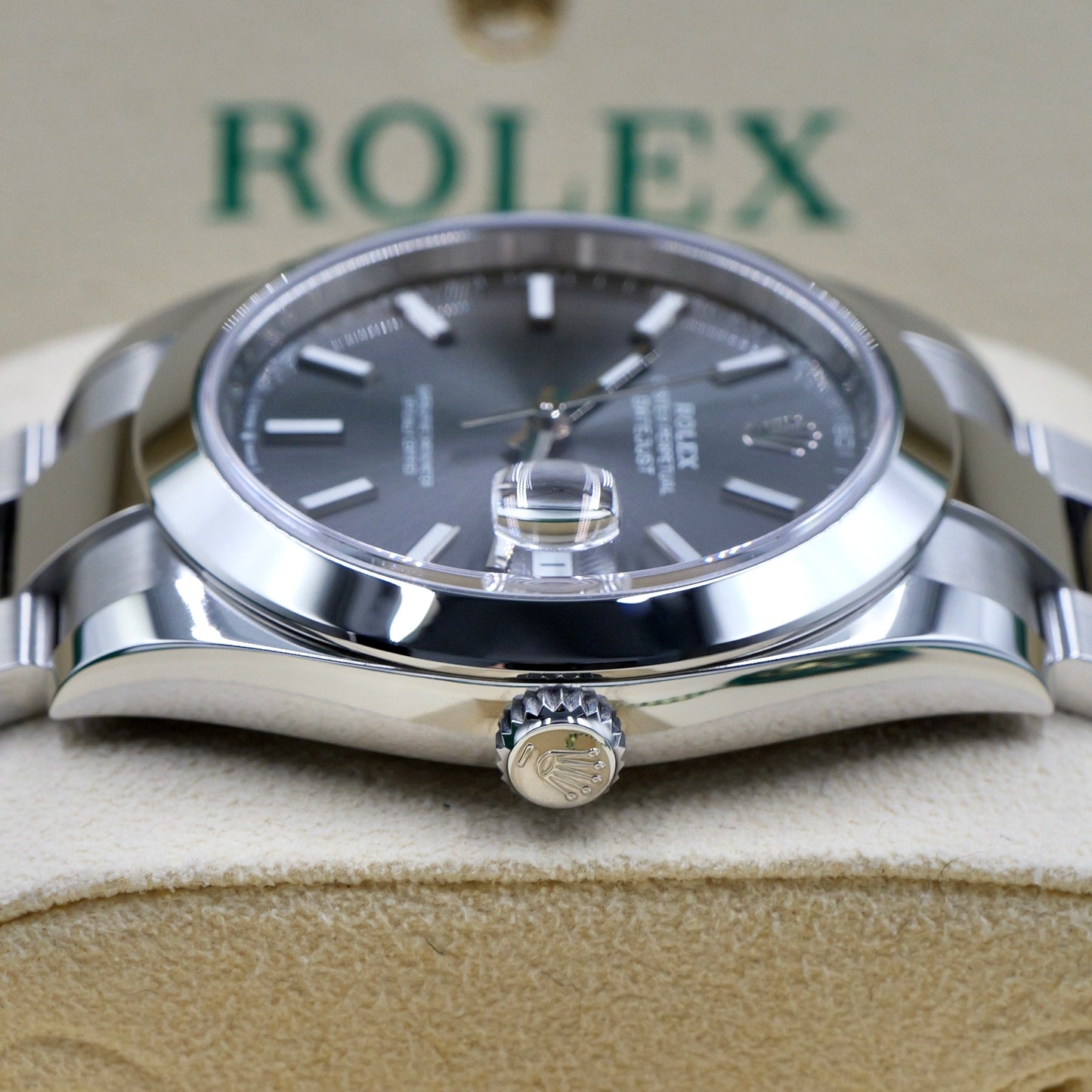 Rolex Datejust 41 Rhodium Smooth Oyster 126300 - Full Set (2026)