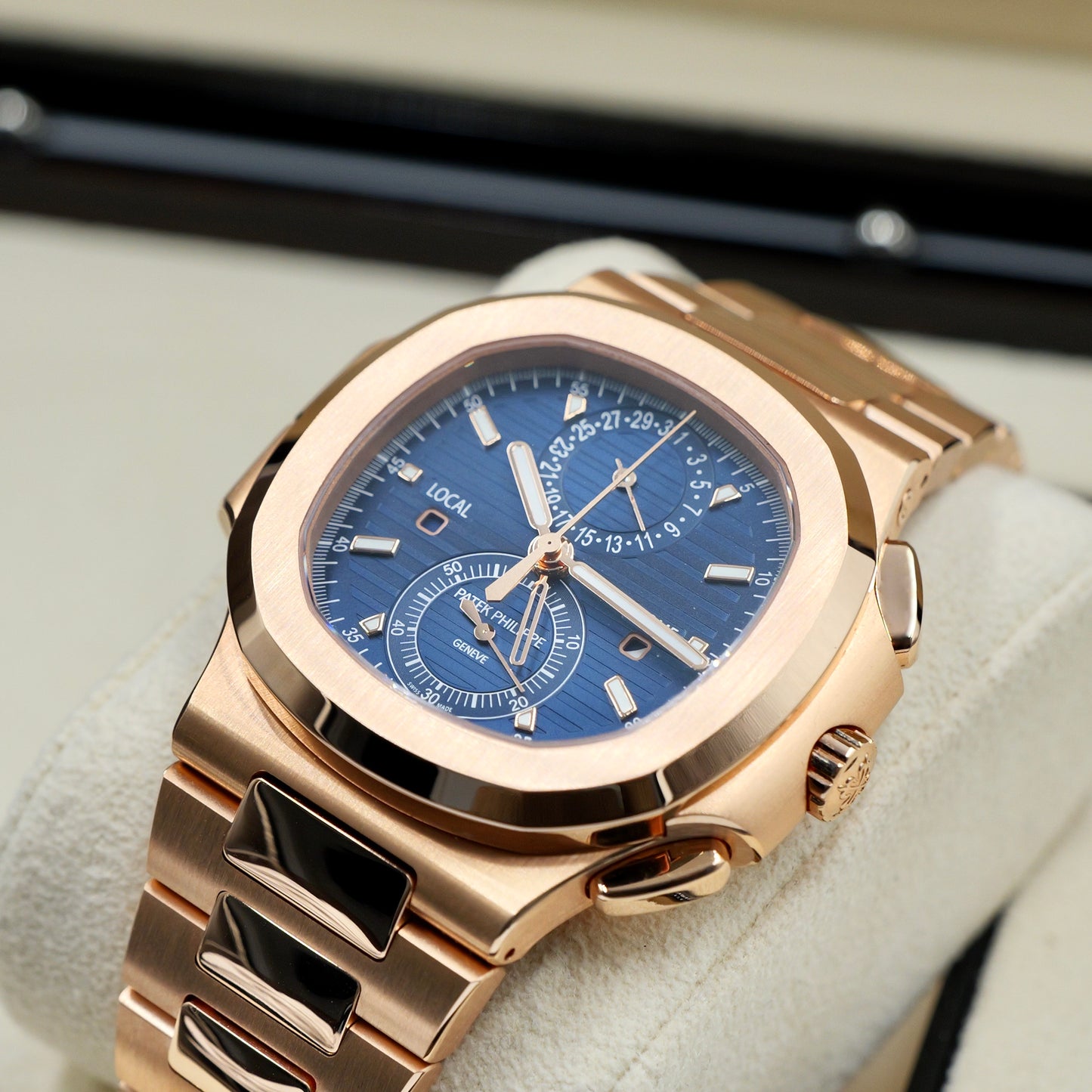 Patek Philippe Nautilus Blue Dial 5990/1R - Full Set (2024)