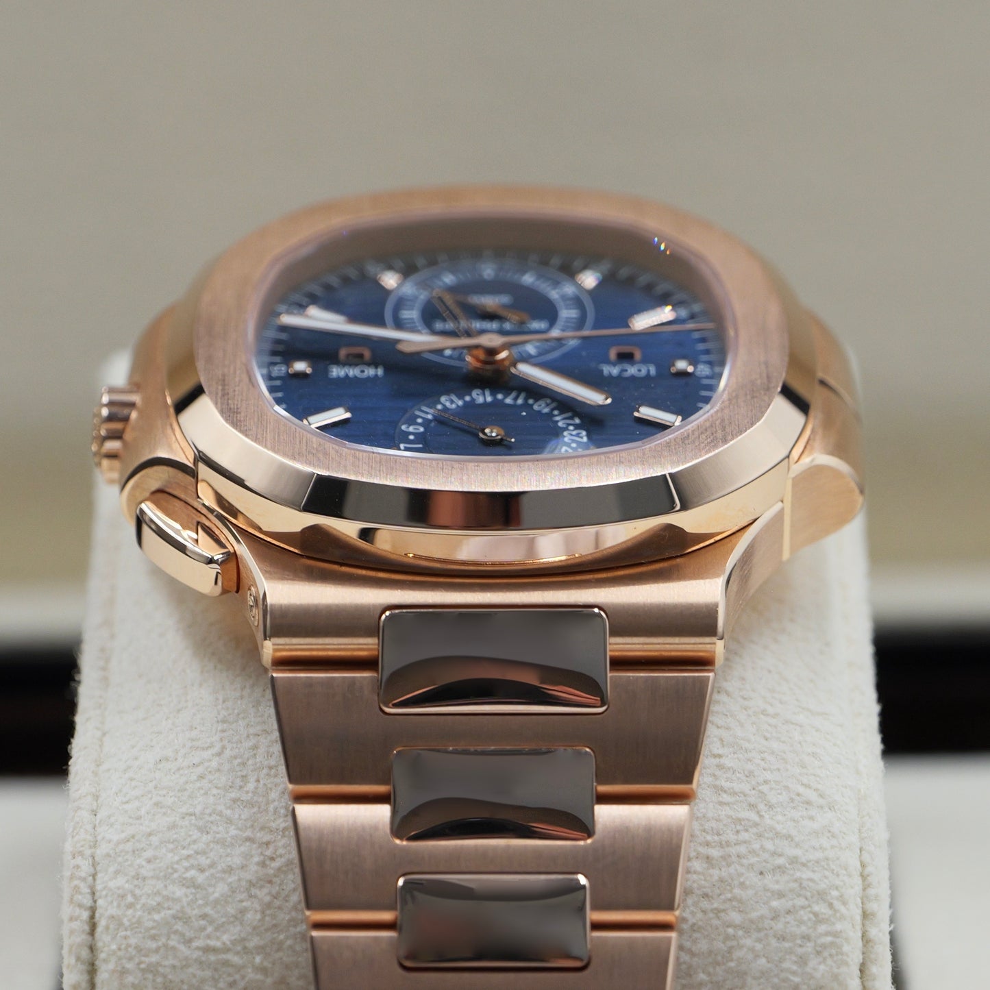 Patek Philippe Nautilus Blue Dial 5990/1R - Full Set (2024)