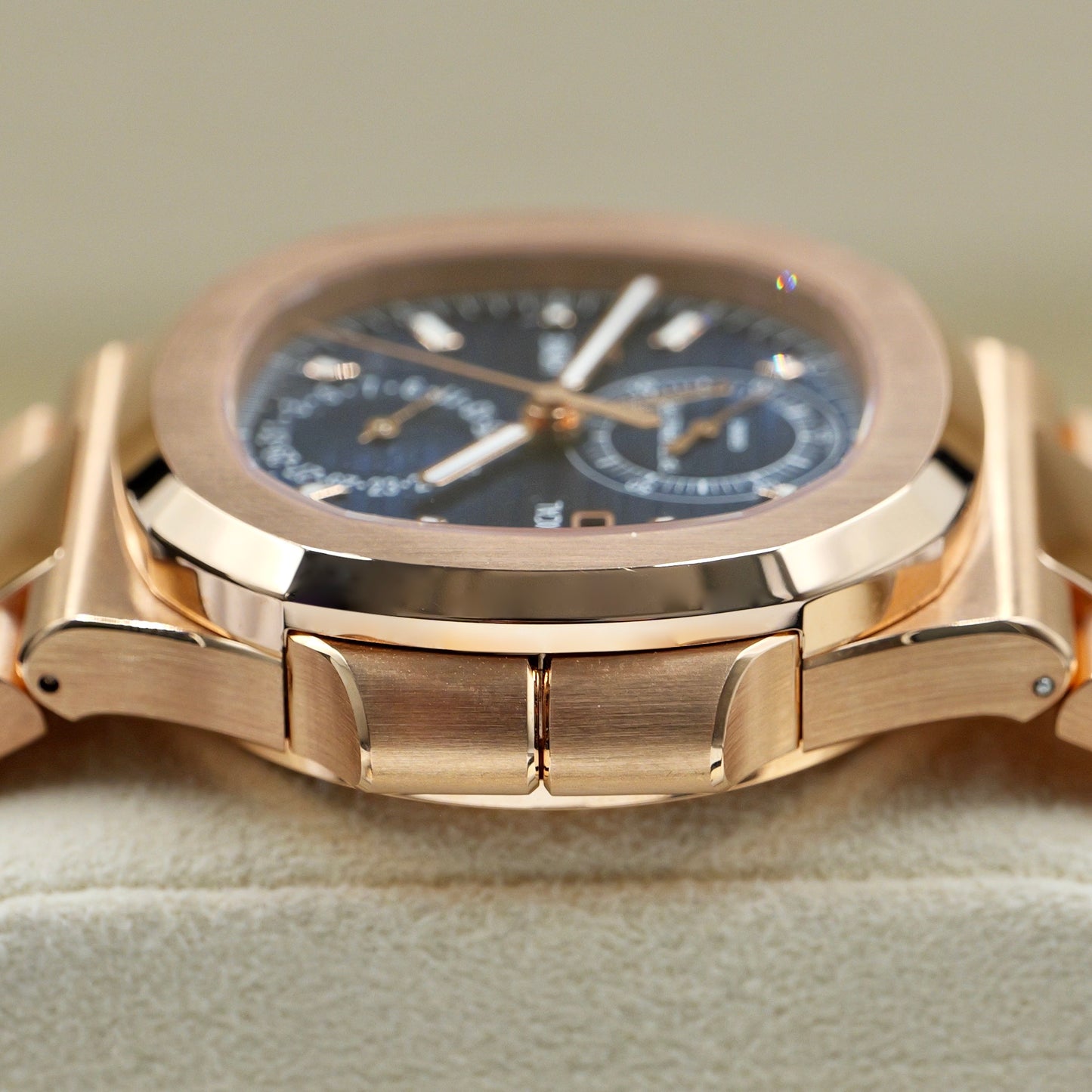 Patek Philippe Nautilus Blue Dial 5990/1R - Full Set (2024)