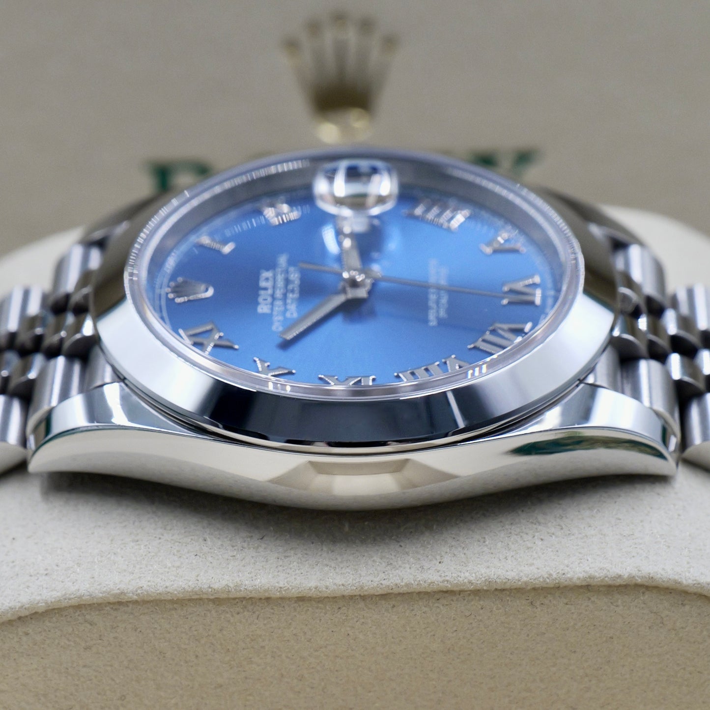 Rolex Datejust 41 Azzurro Blue Smooth Jubilee 126300 - Full Set (2026)