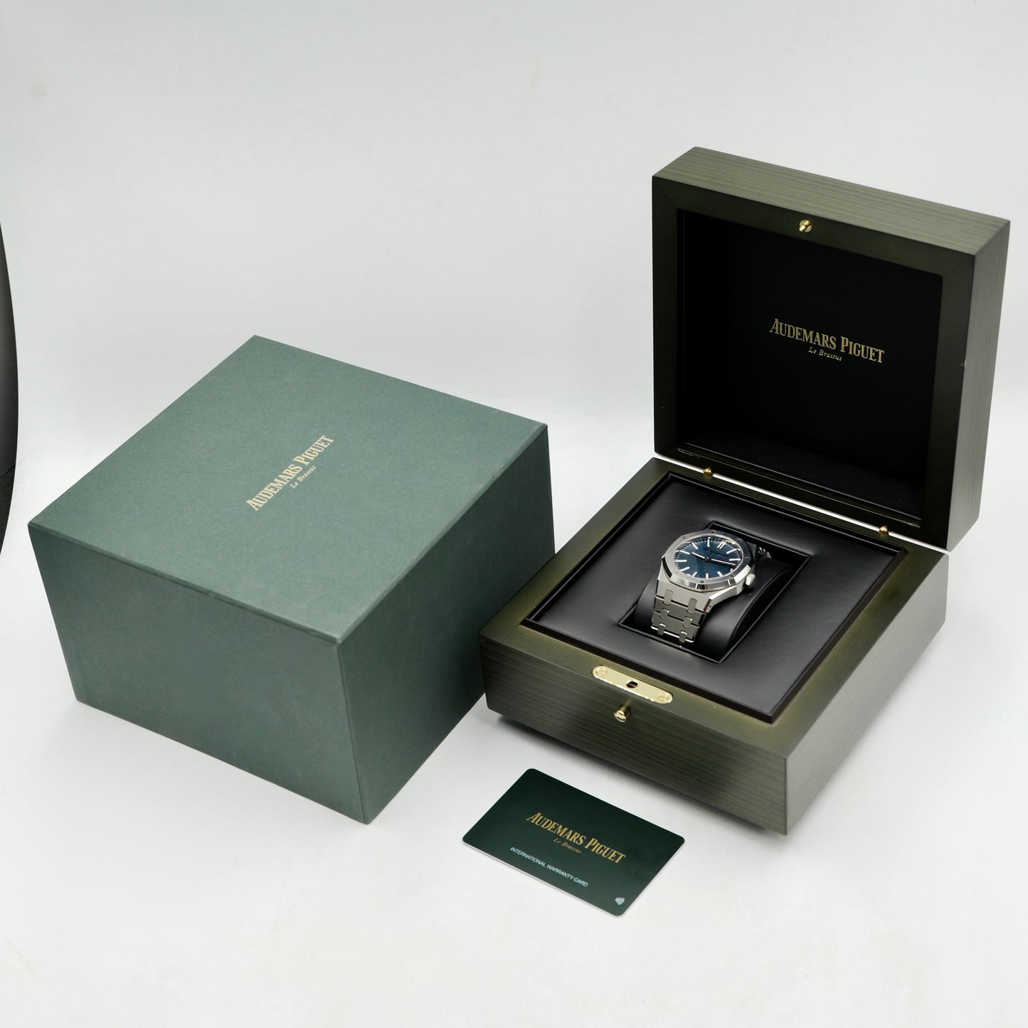 Audemars Piguet Royal Oak Selfwinding Blue Dial 15510ST - Full Set (2023)