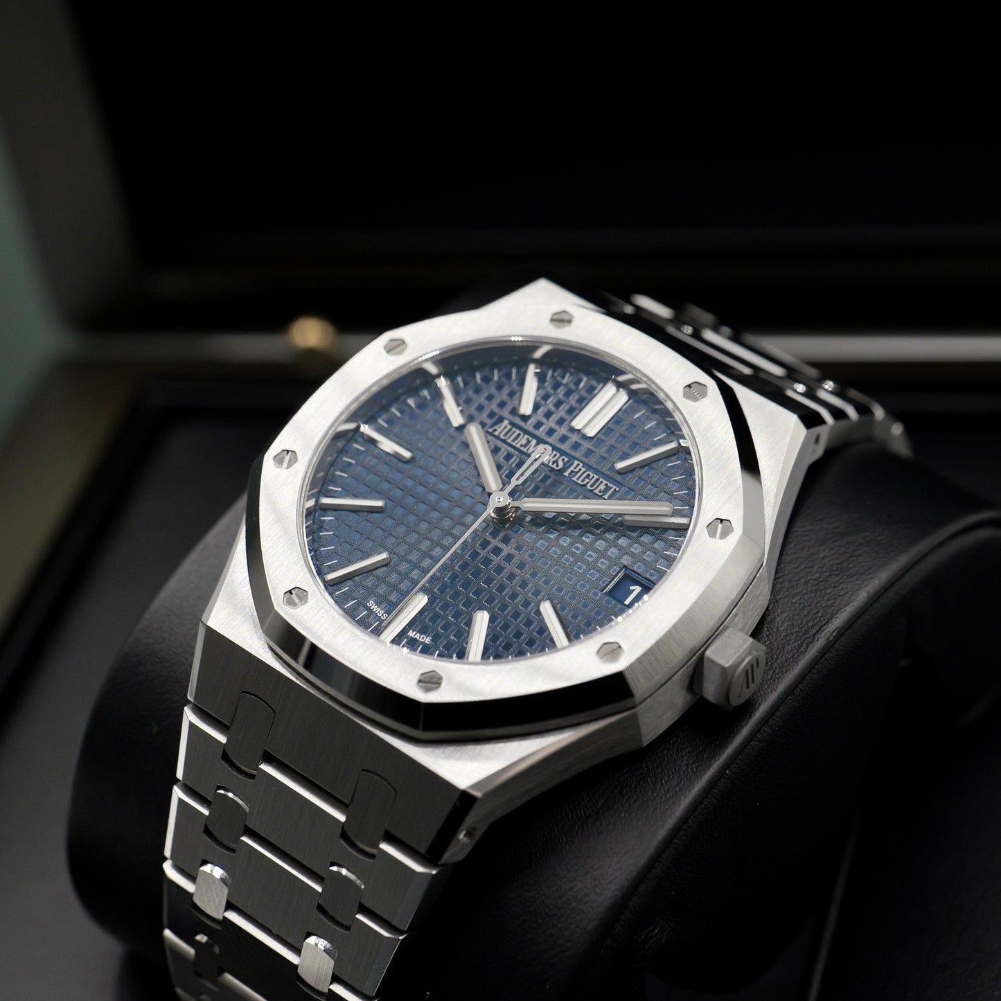 Audemars Piguet Royal Oak Selfwinding Blue Dial 15510ST - Full Set (2023)