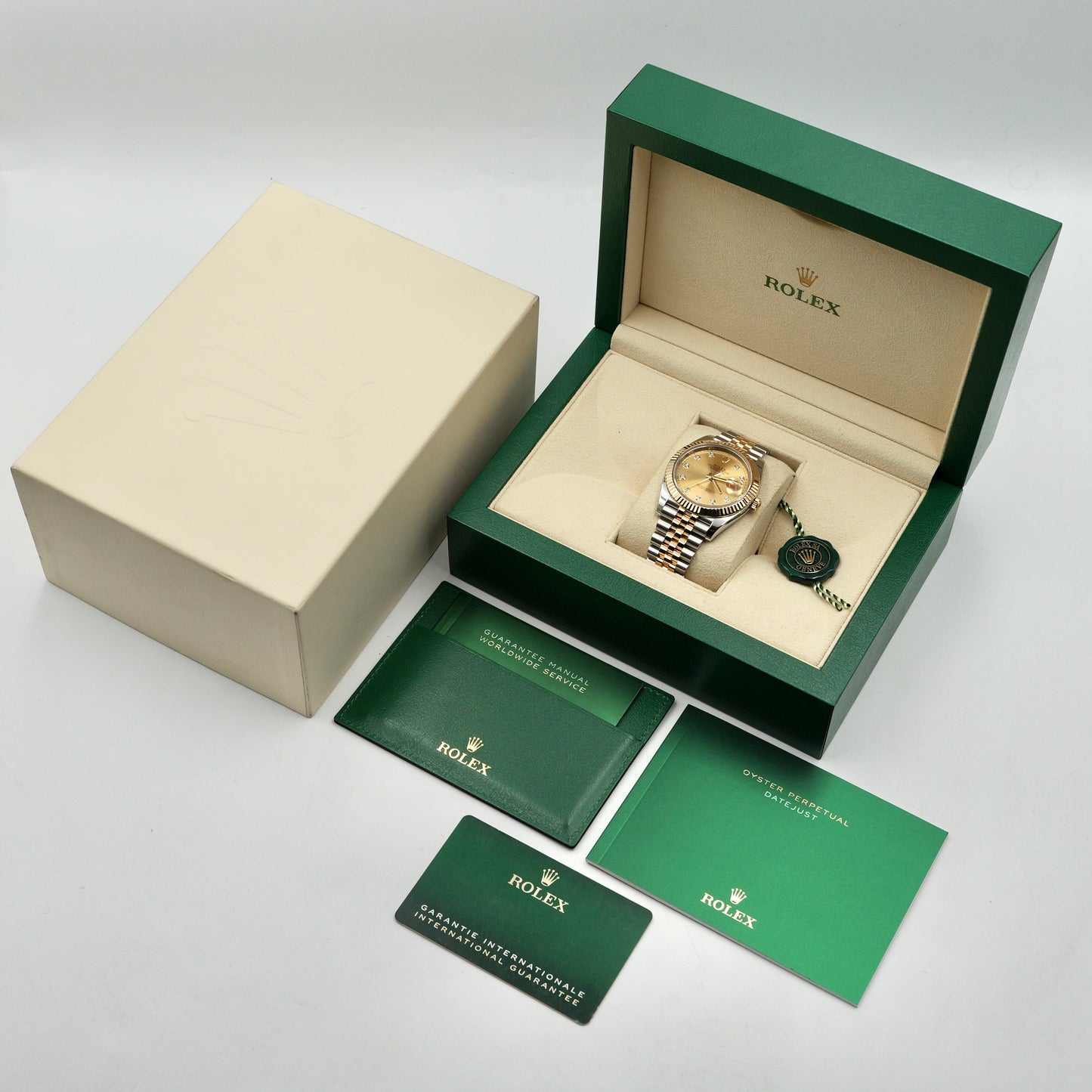 Rolex Datejust 41 Champagne Diamond Dial Fluted Jubilee 126333 - Full Set (2021)
