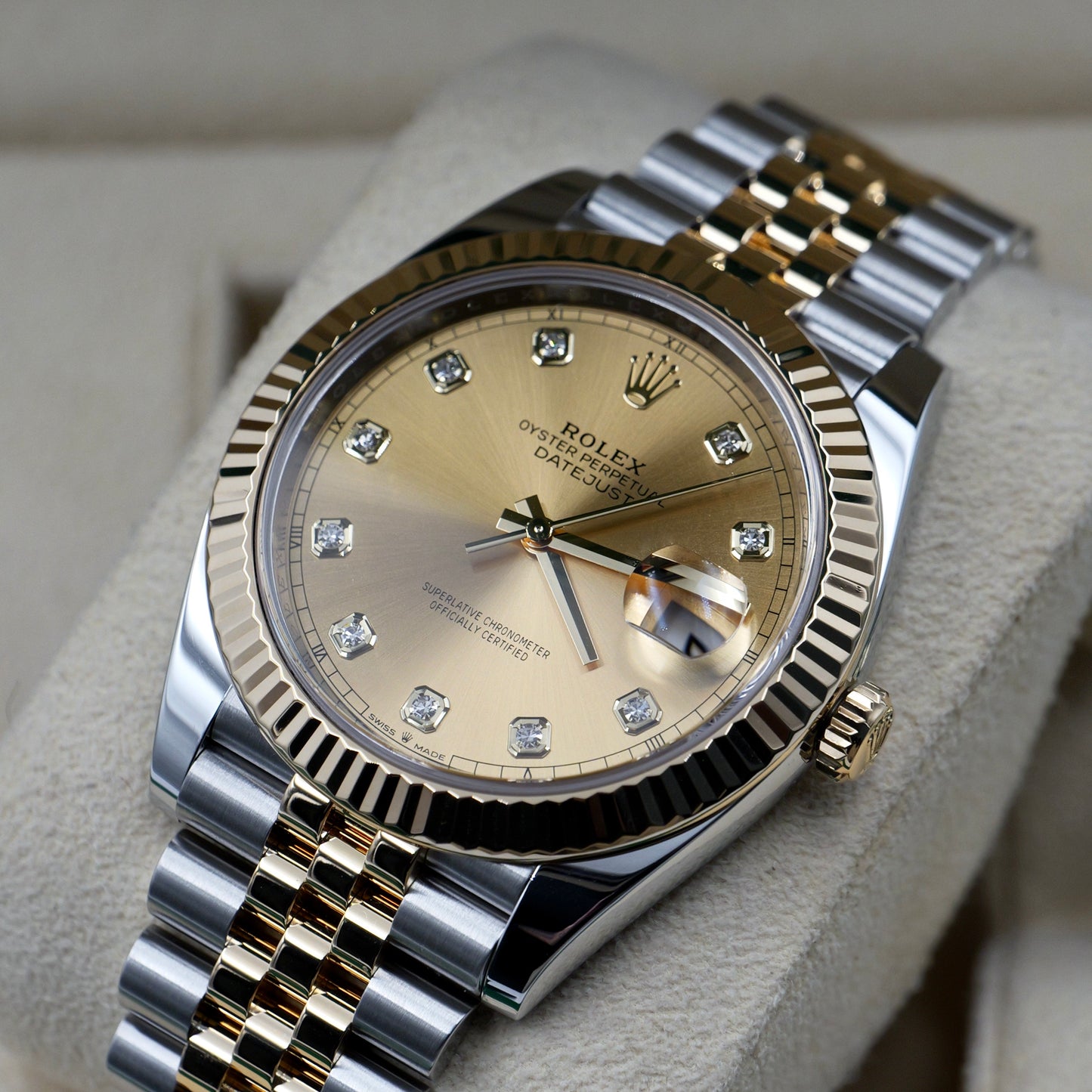 Rolex Datejust 41 Champagne Diamond Dial Fluted Jubilee 126333 - Full Set (2021)