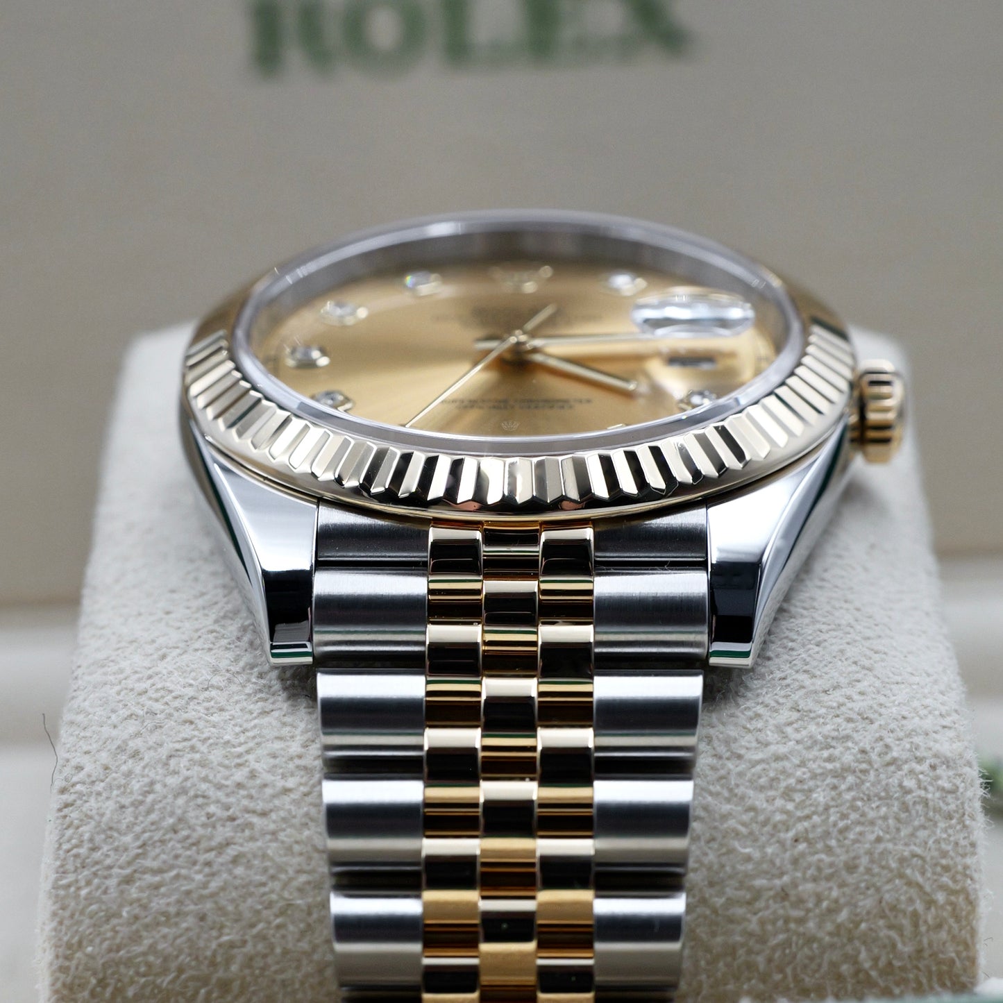 Rolex Datejust 41 Champagne Diamond Dial Fluted Jubilee 126333 - Full Set (2021)