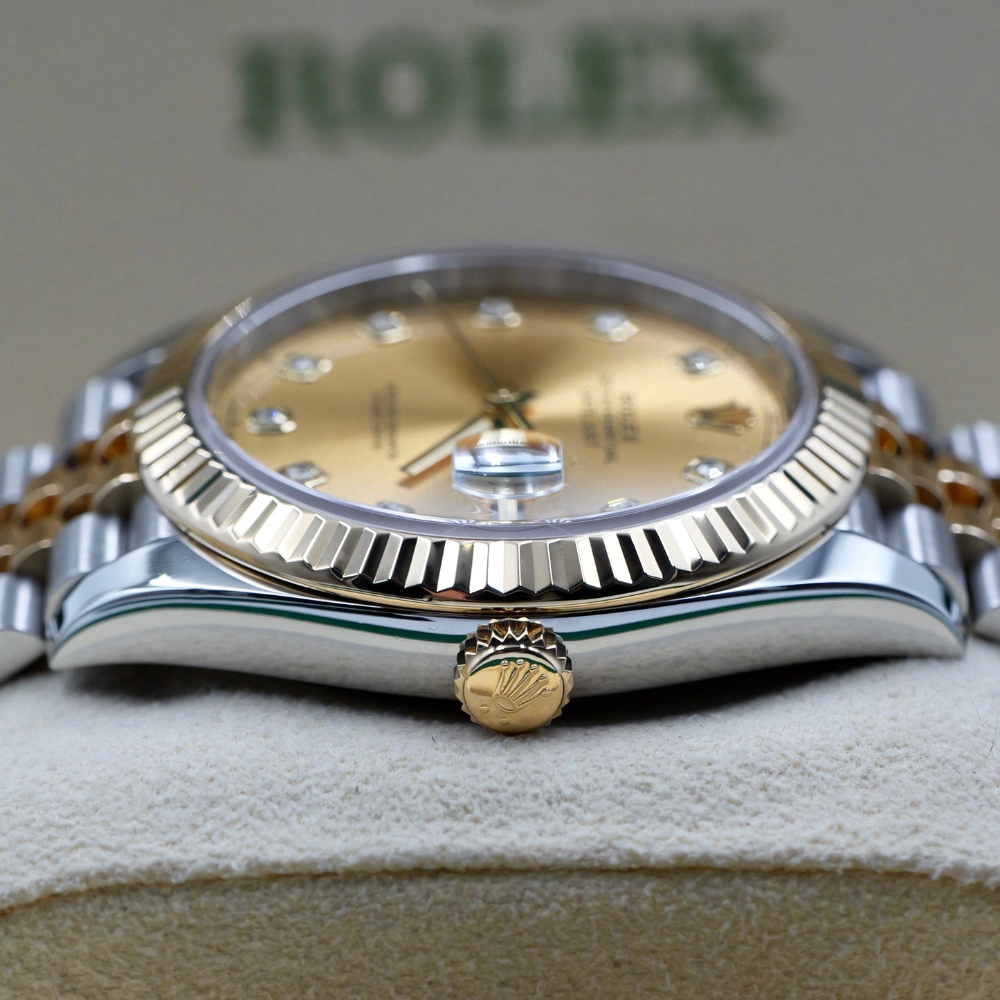 Rolex Datejust 41 Champagne Diamond Dial Fluted Jubilee 126333 - Full Set (2021)