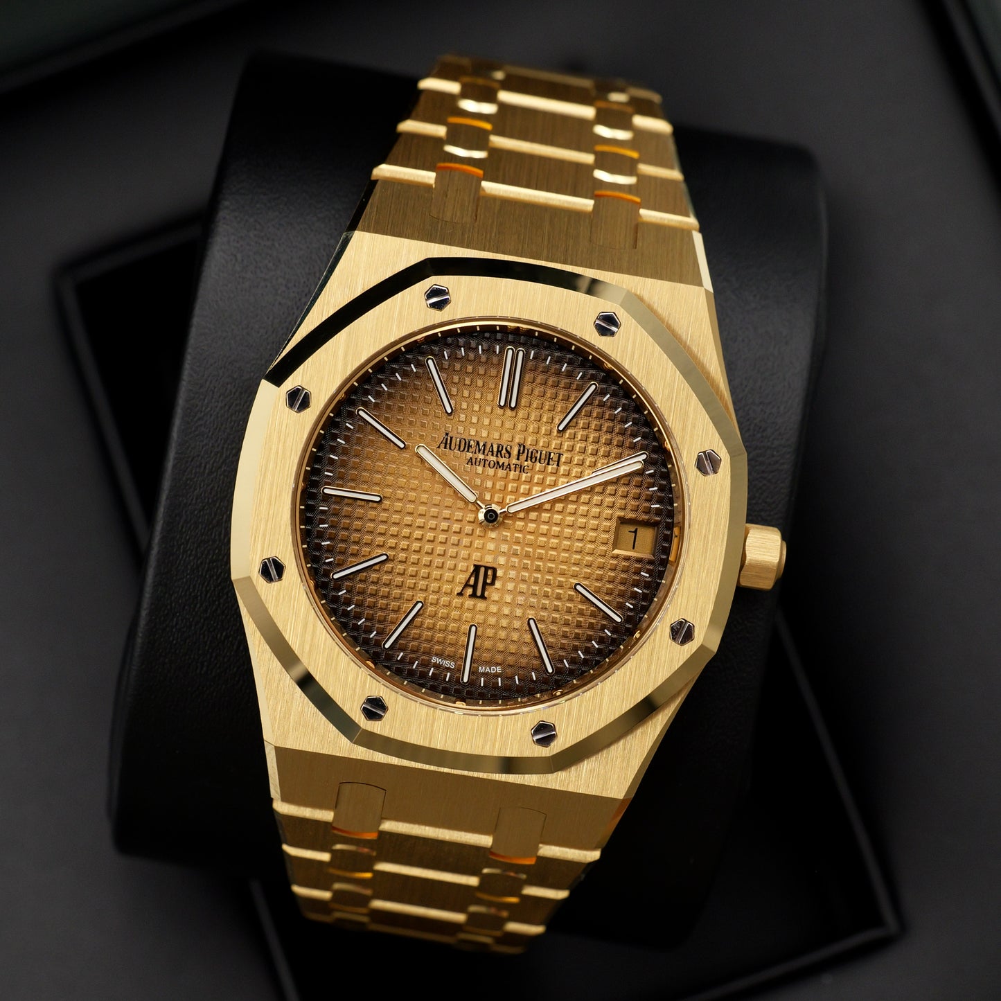 Audemars Piguet Royal Oak Jumbo Gold 16202BA - Full Set (2026)