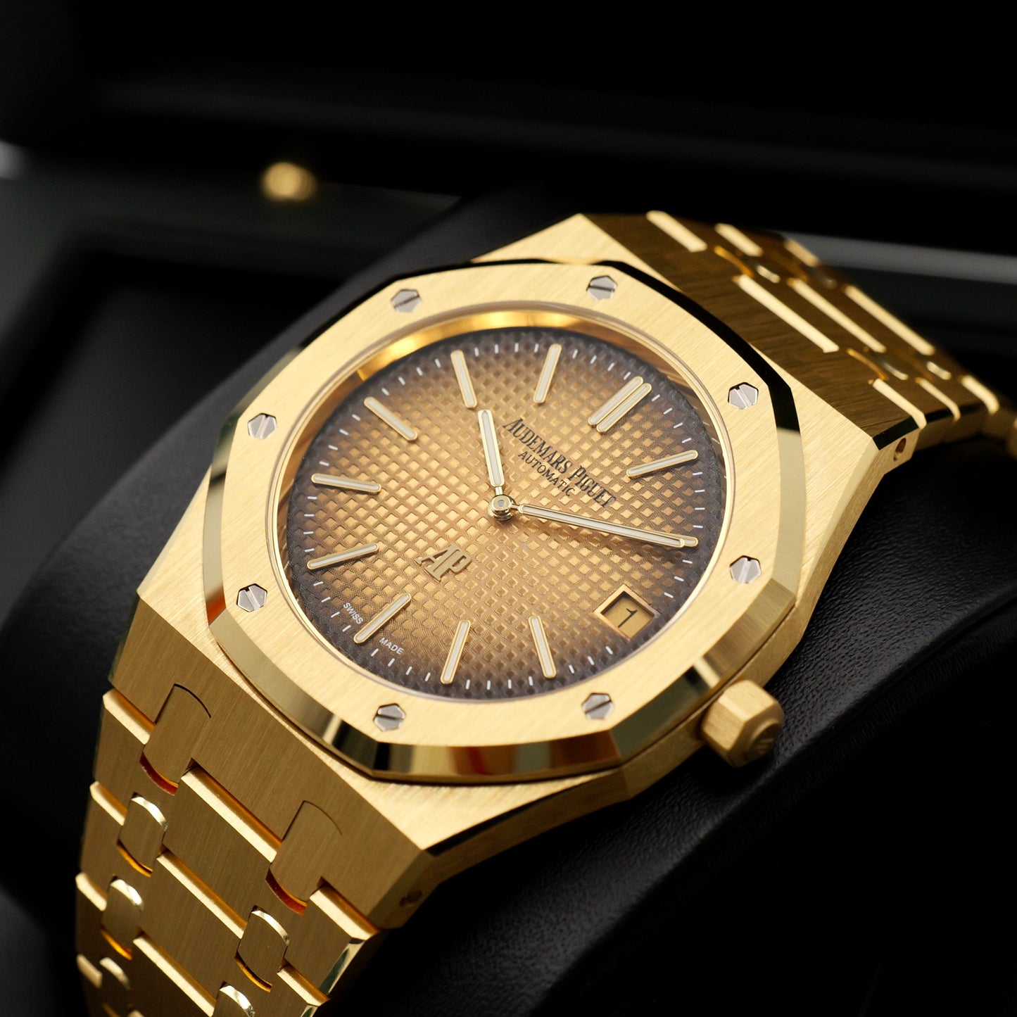 Audemars Piguet Royal Oak Jumbo Gold 16202BA - Full Set (2026)