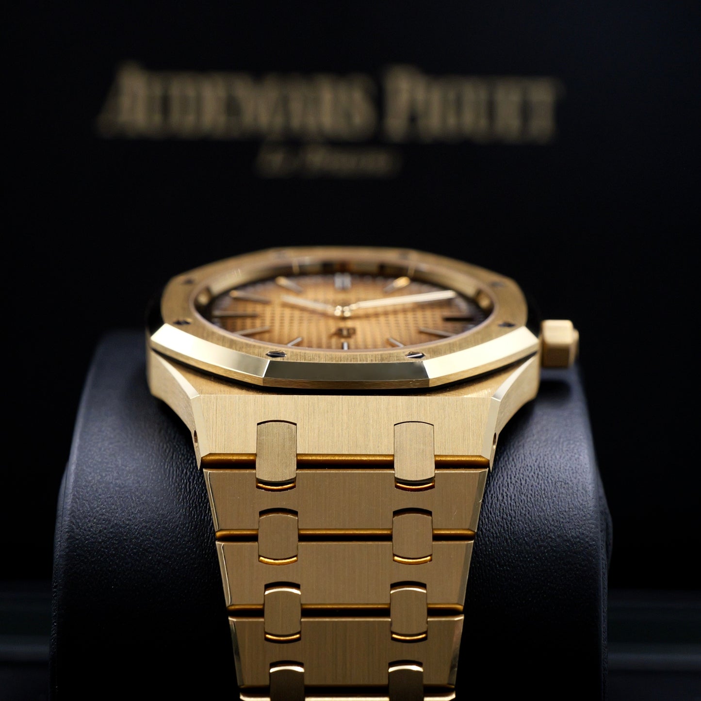 Audemars Piguet Royal Oak Jumbo Gold 16202BA - Full Set (2026)