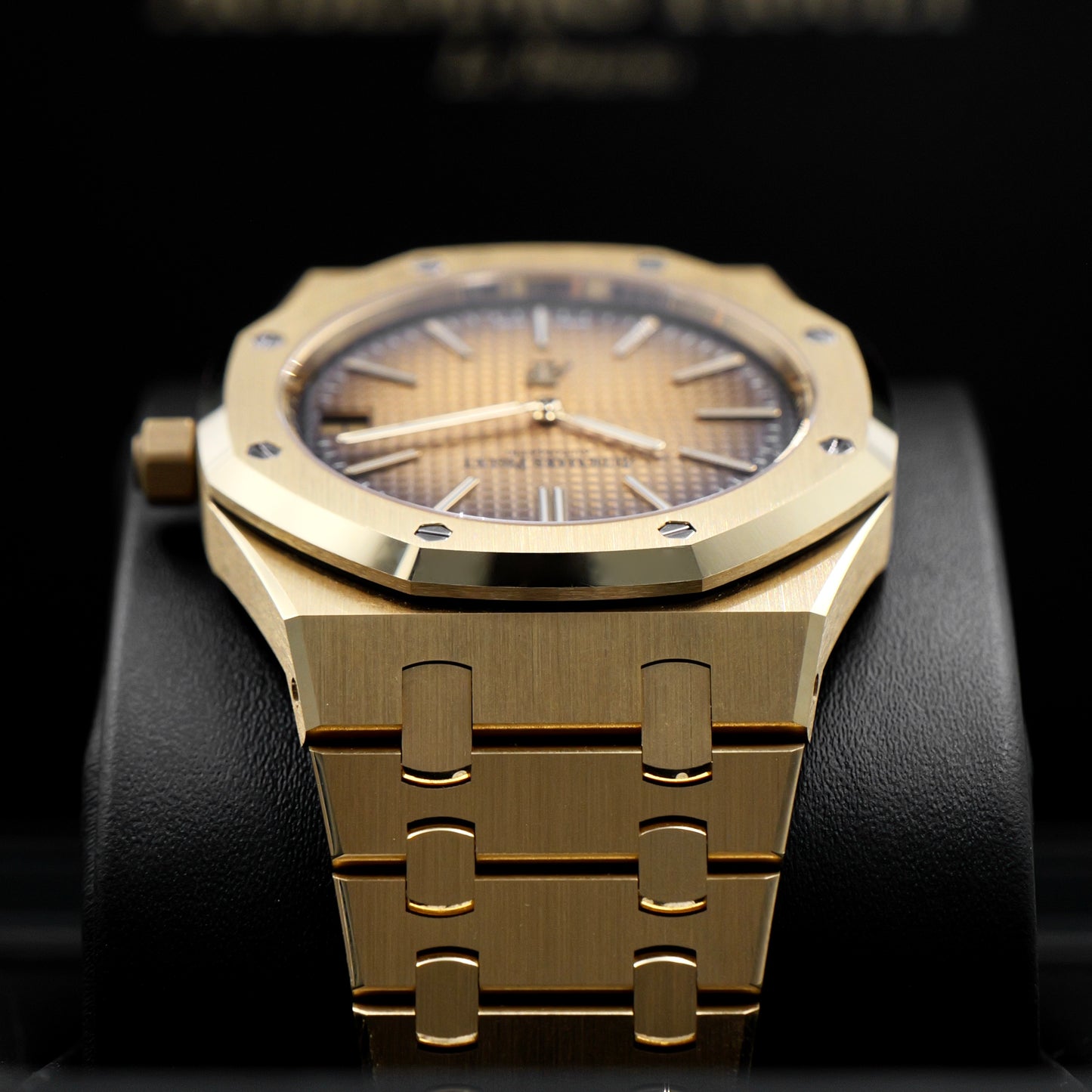 Audemars Piguet Royal Oak Jumbo Gold 16202BA - Full Set (2026)