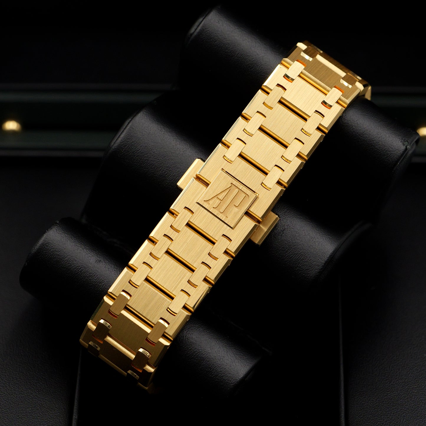 Audemars Piguet Royal Oak Jumbo Gold 16202BA - Full Set (2026)
