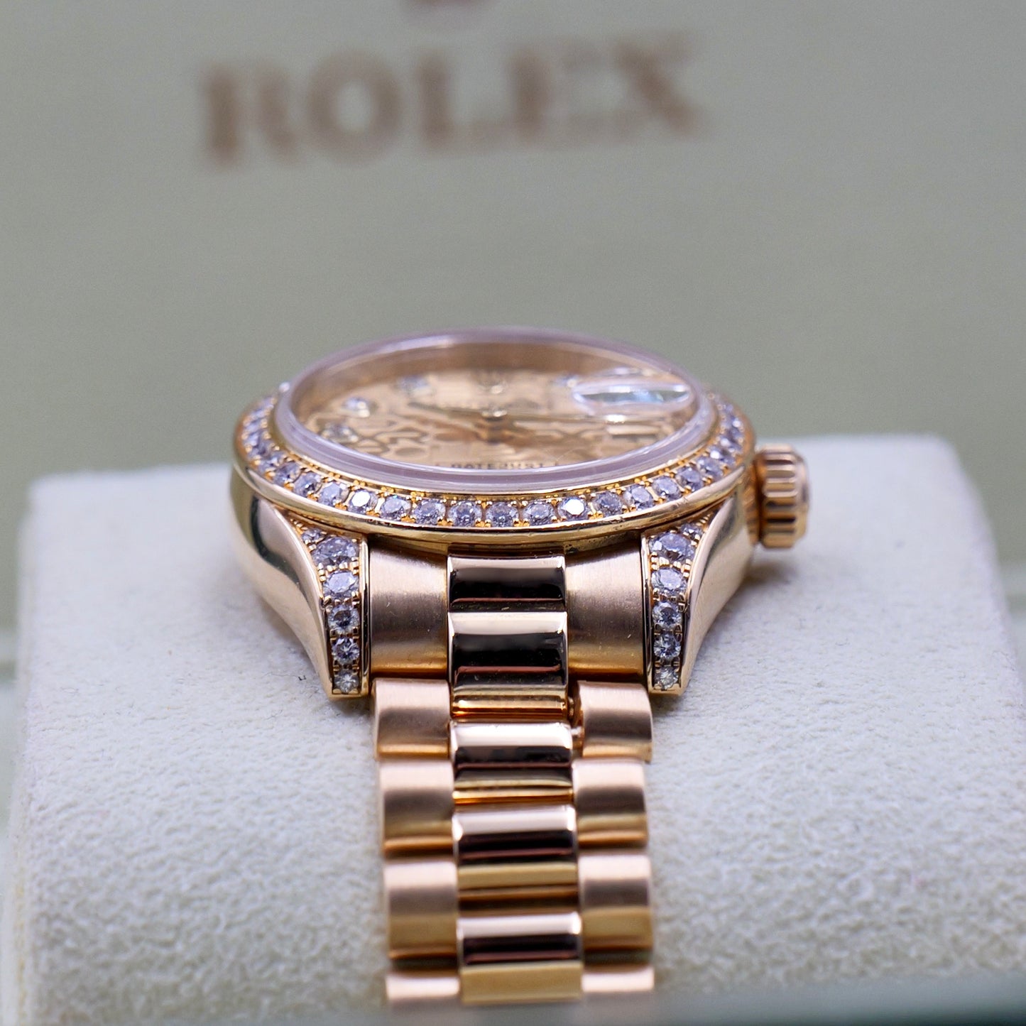 Rolex Lady-Datejust 26 Computer Diamond Dial with Factory Diamond Bezel and Shoulders