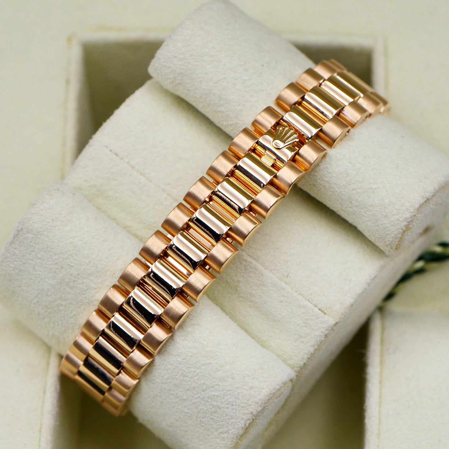 Rolex Lady-Datejust 26 Computer Diamond Dial with Factory Diamond Bezel and Shoulders