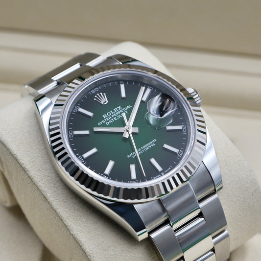 Rolex Datejust 41 Ombré Green Fluted Oyster 126334 - Full Set (2026)