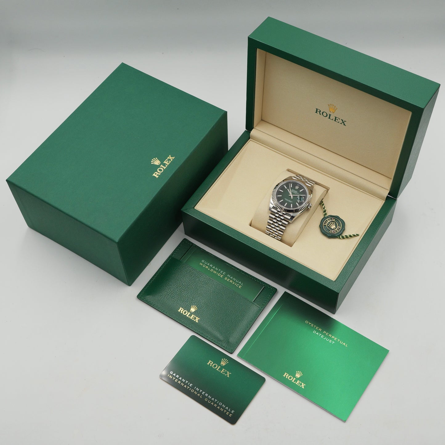 Rolex Datejust 41 Green Ombré Fluted Bezel Jubilee Bracelet 126334 - Full Set (2026)