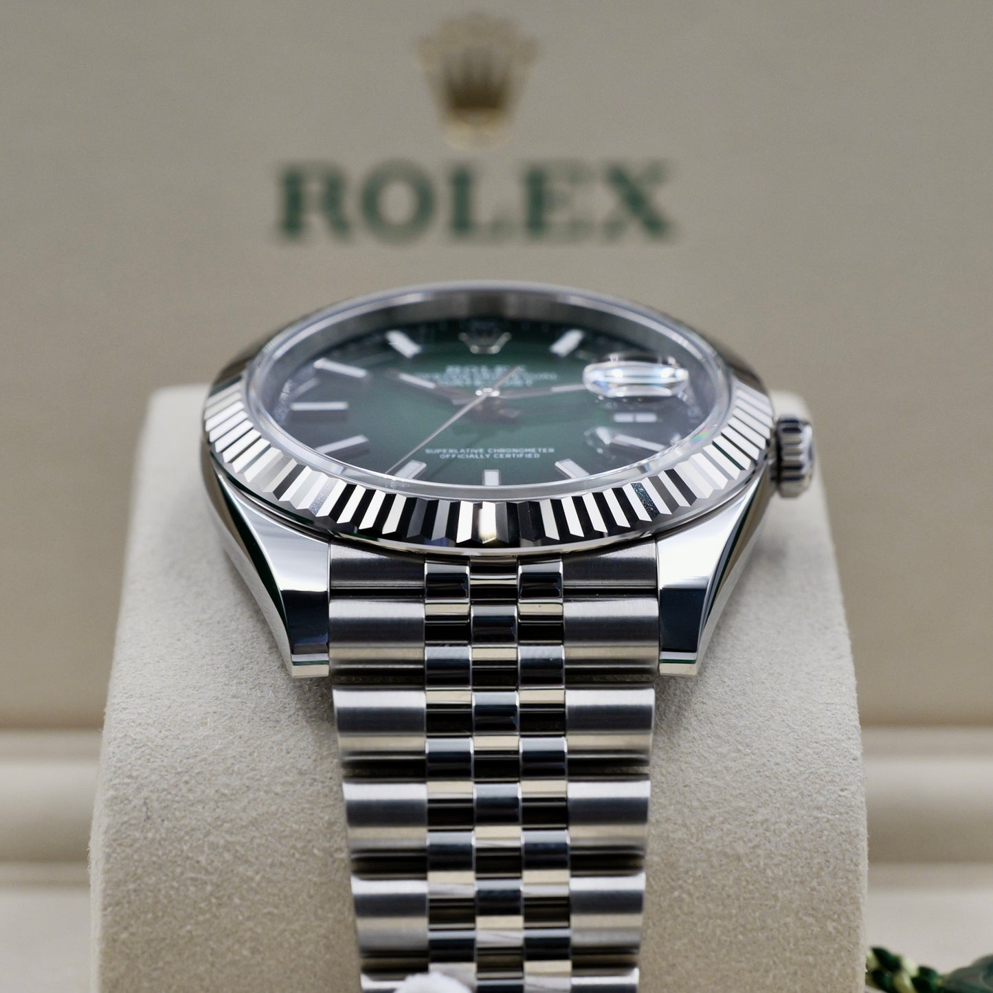 Rolex Datejust 41 Ombré Green Fluted Jubilee 126334 - Full Set (2026)