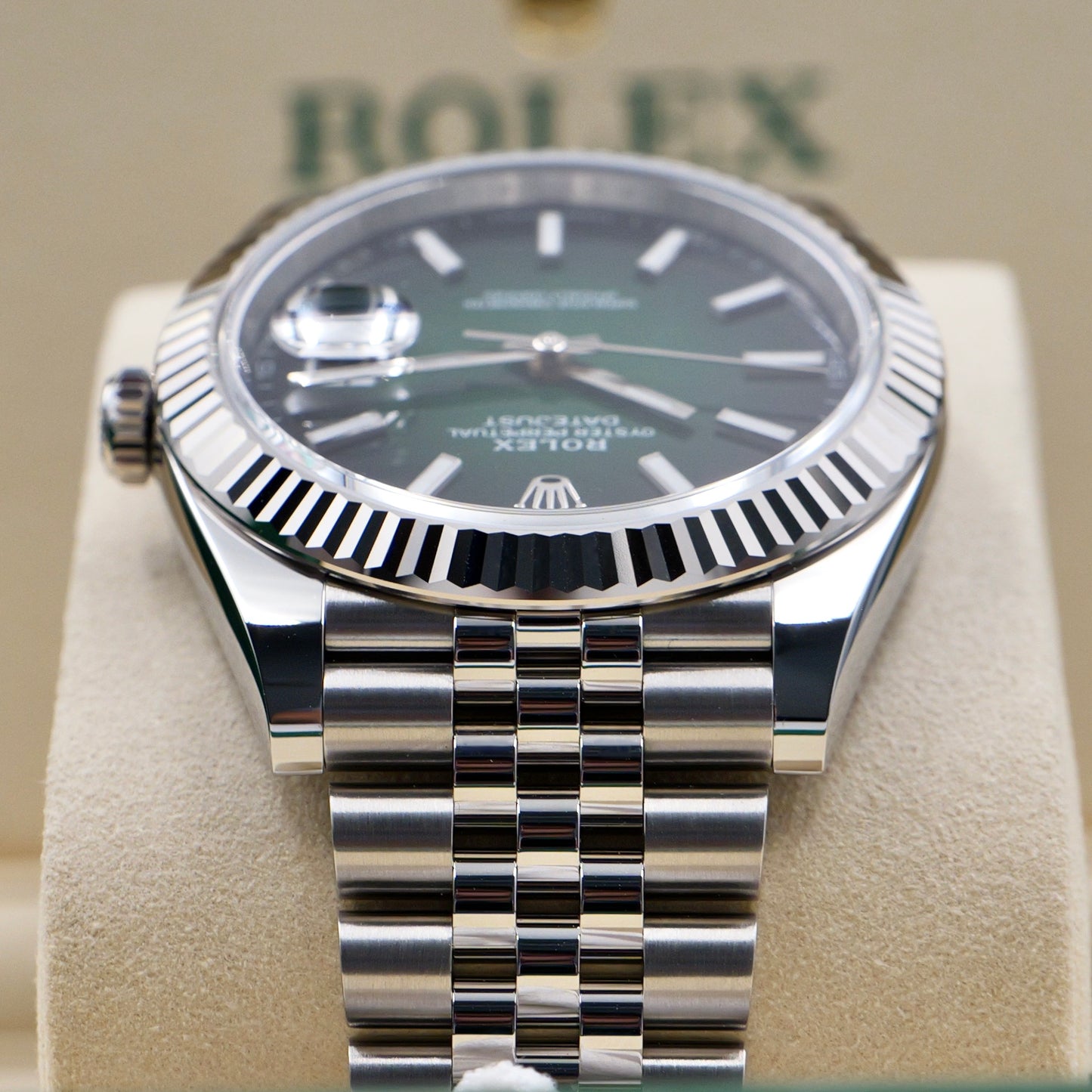 Rolex Datejust 41 Green Ombré Fluted Bezel Jubilee Bracelet 126334 - Full Set (2026)