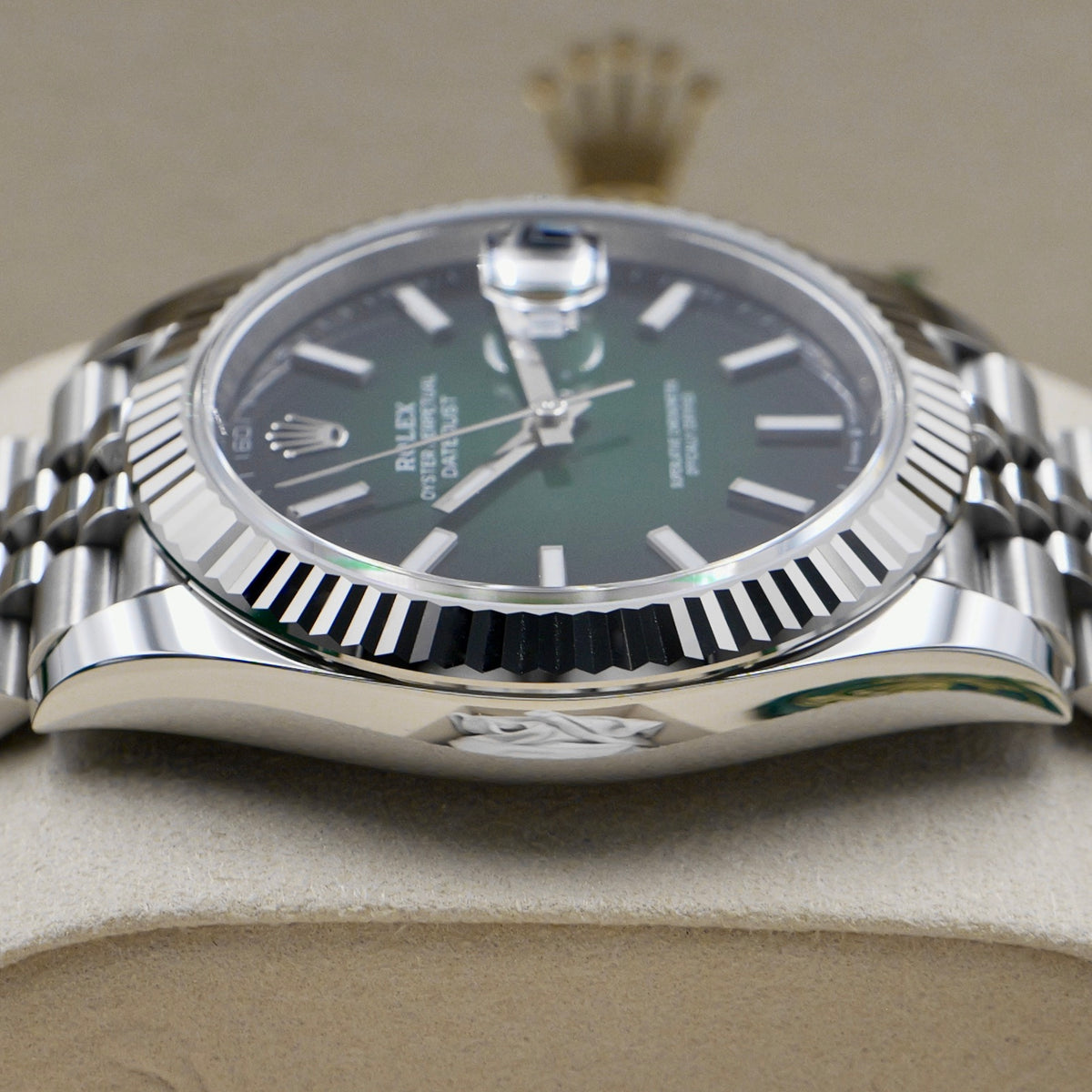Rolex Datejust 41 Green Ombré Fluted Bezel Jubilee Bracelet 126334 - Full Set (2026)