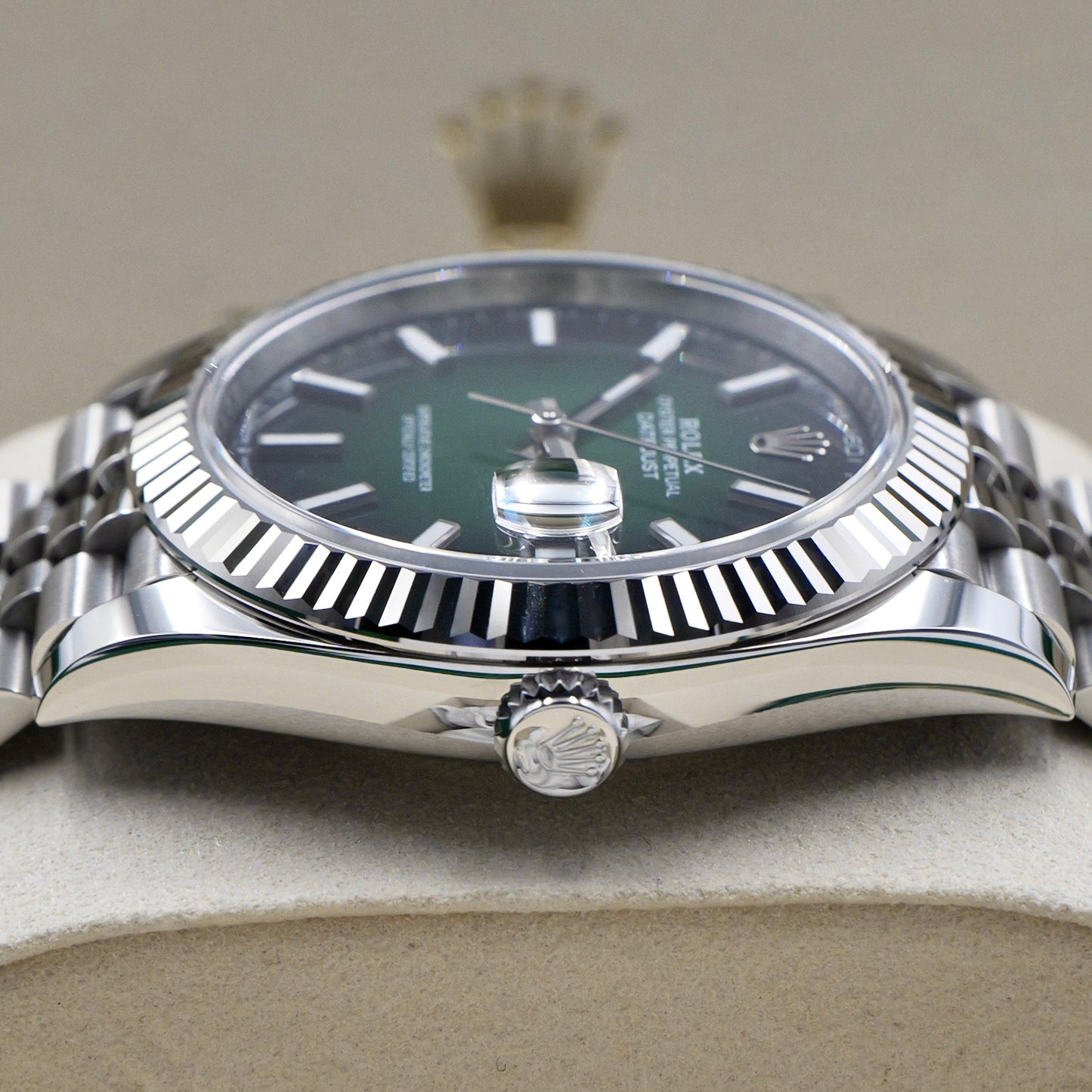 Rolex Datejust 41 Green Ombré Fluted Bezel Jubilee Bracelet 126334 - Full Set (2026)