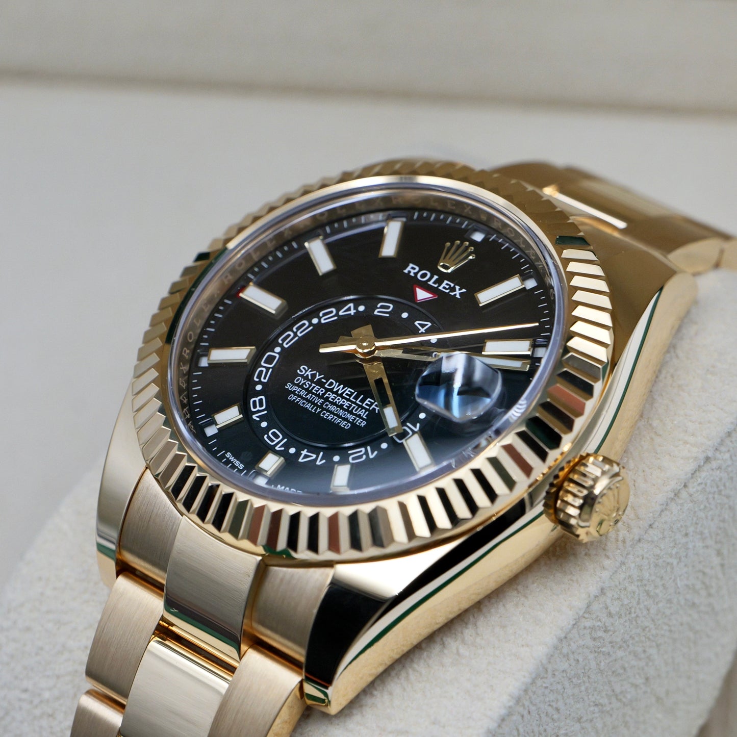 Rolex Sky-Dweller Black Dial Yellow Gold 326938 - Full Set (2022)