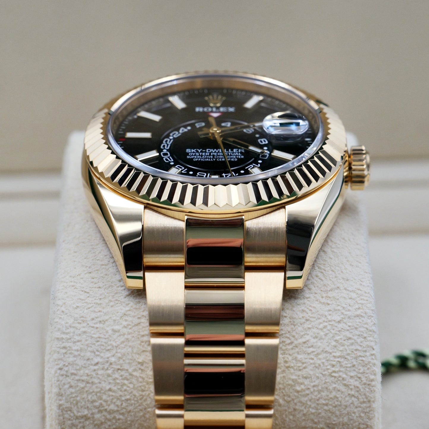 Rolex Sky-Dweller Black Dial Yellow Gold 326938 - Full Set (2022)