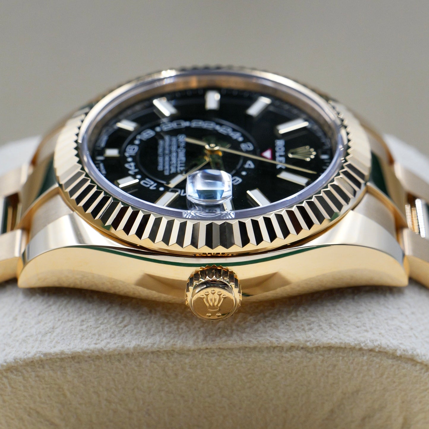 Rolex Sky-Dweller Black Dial Yellow Gold 326938 - Full Set (2022)