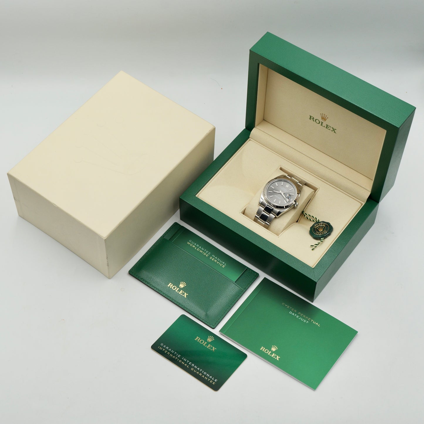 Rolex Datejust 41 Rhodium Dial Fluted Oyster 126334 - Full Set (2021)